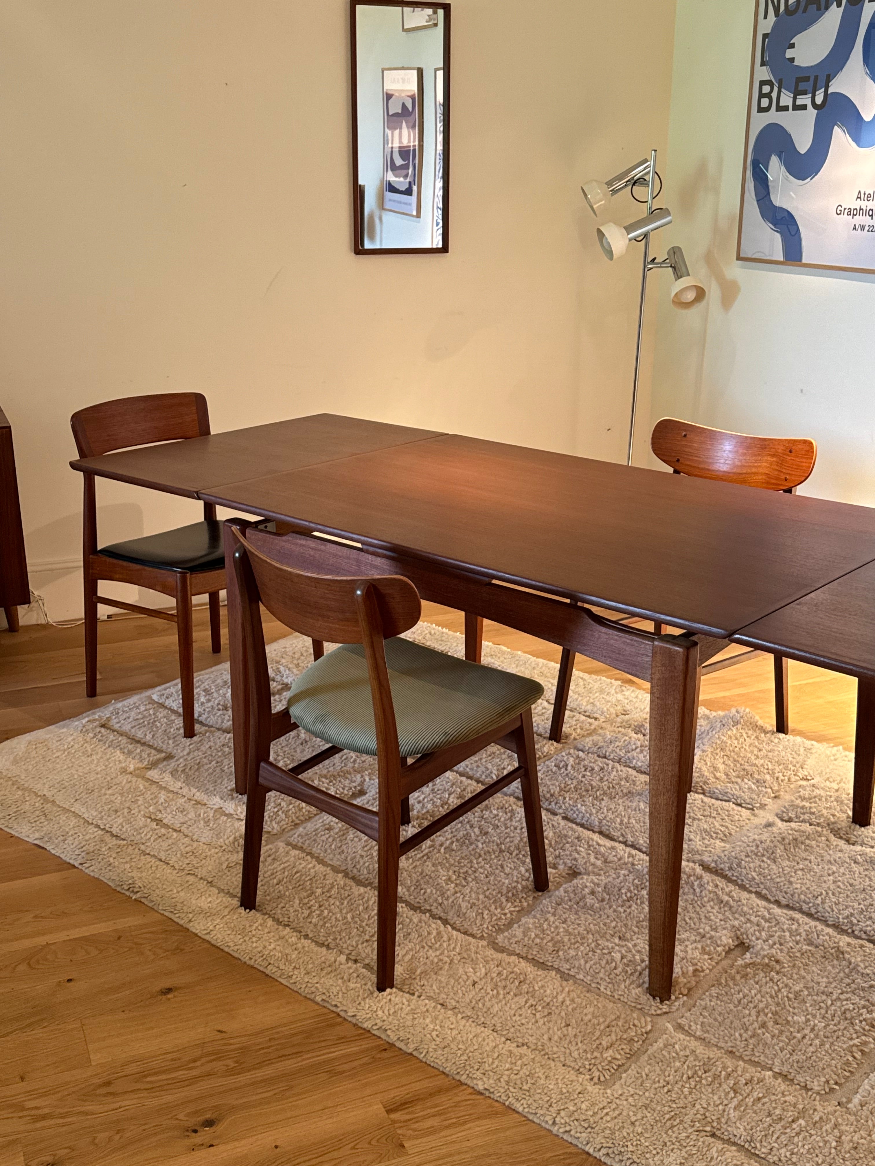 Table scandinave vintage en teck « Ursula »