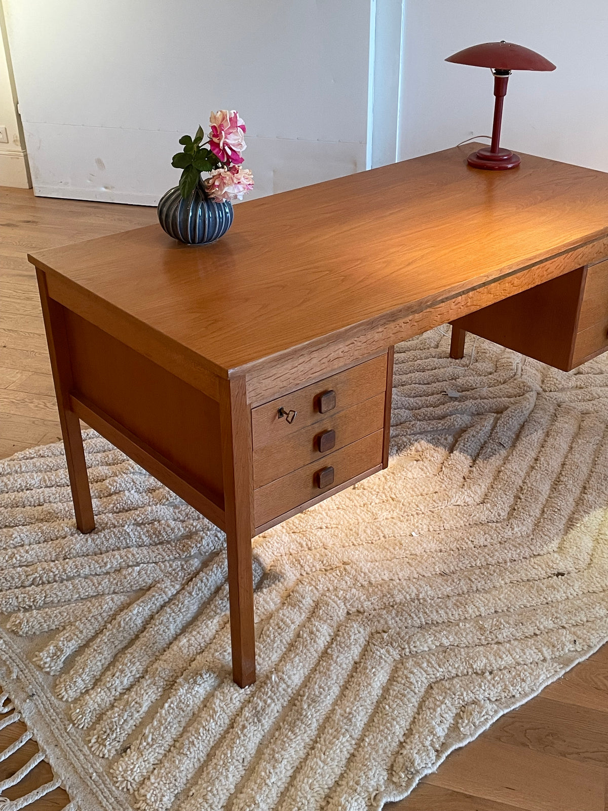 Bureau scandinave vintage en chêne doré "Jonas"