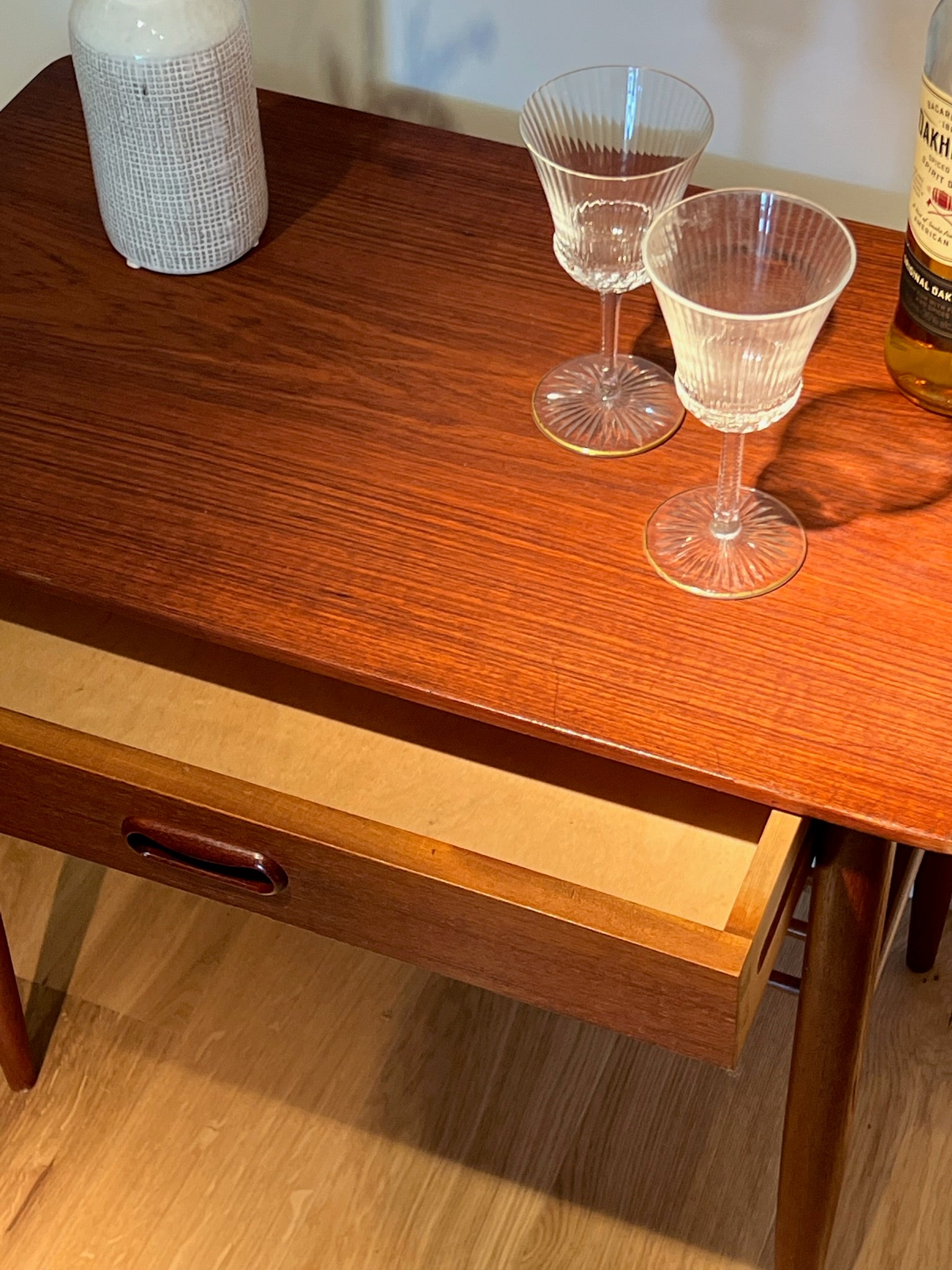 Bout de canapé ou table de chevet scandinave "Troels" - années 1960