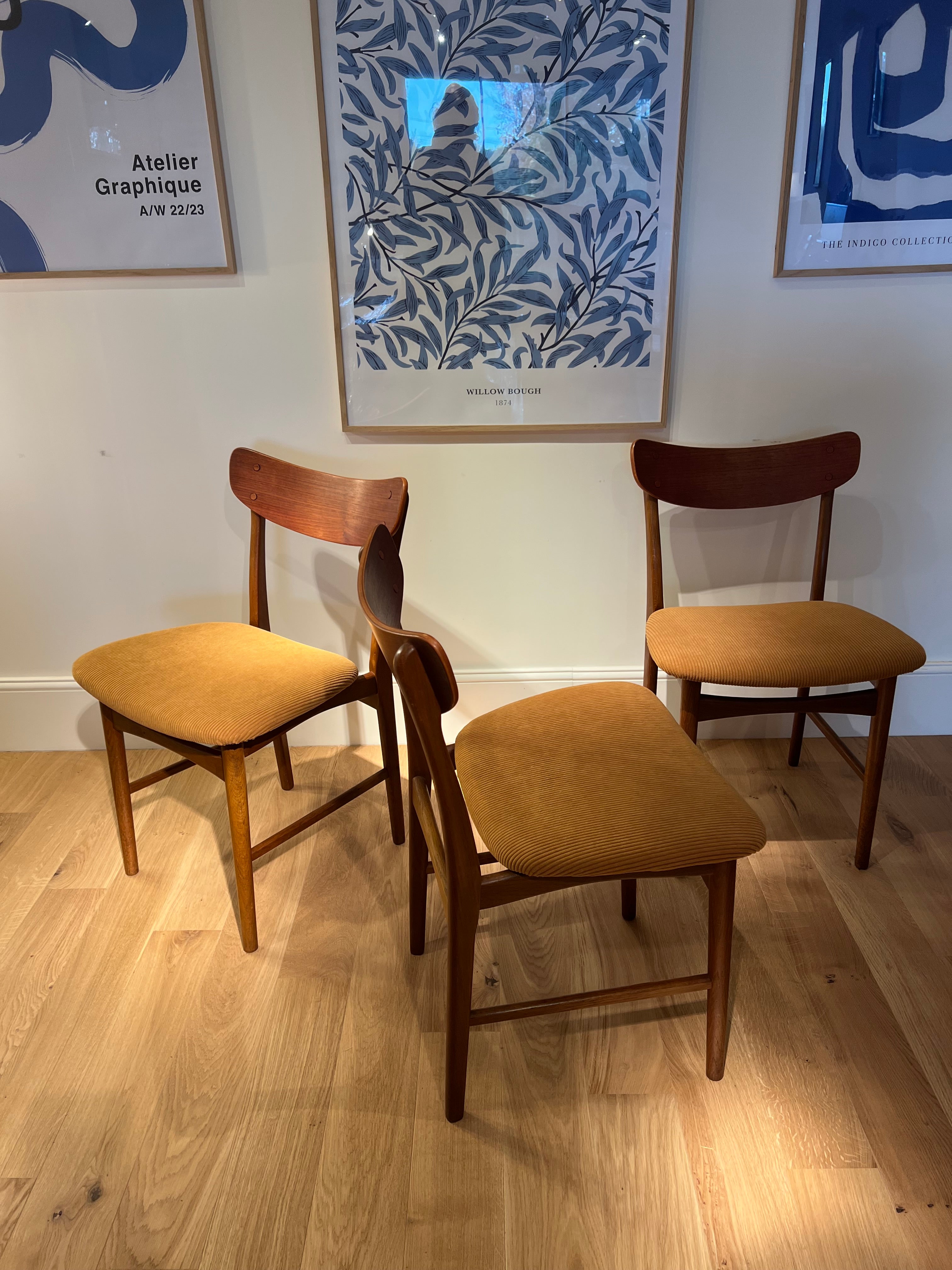 Chaise scandinave vintage "Miera" en teck (3 disponibles)