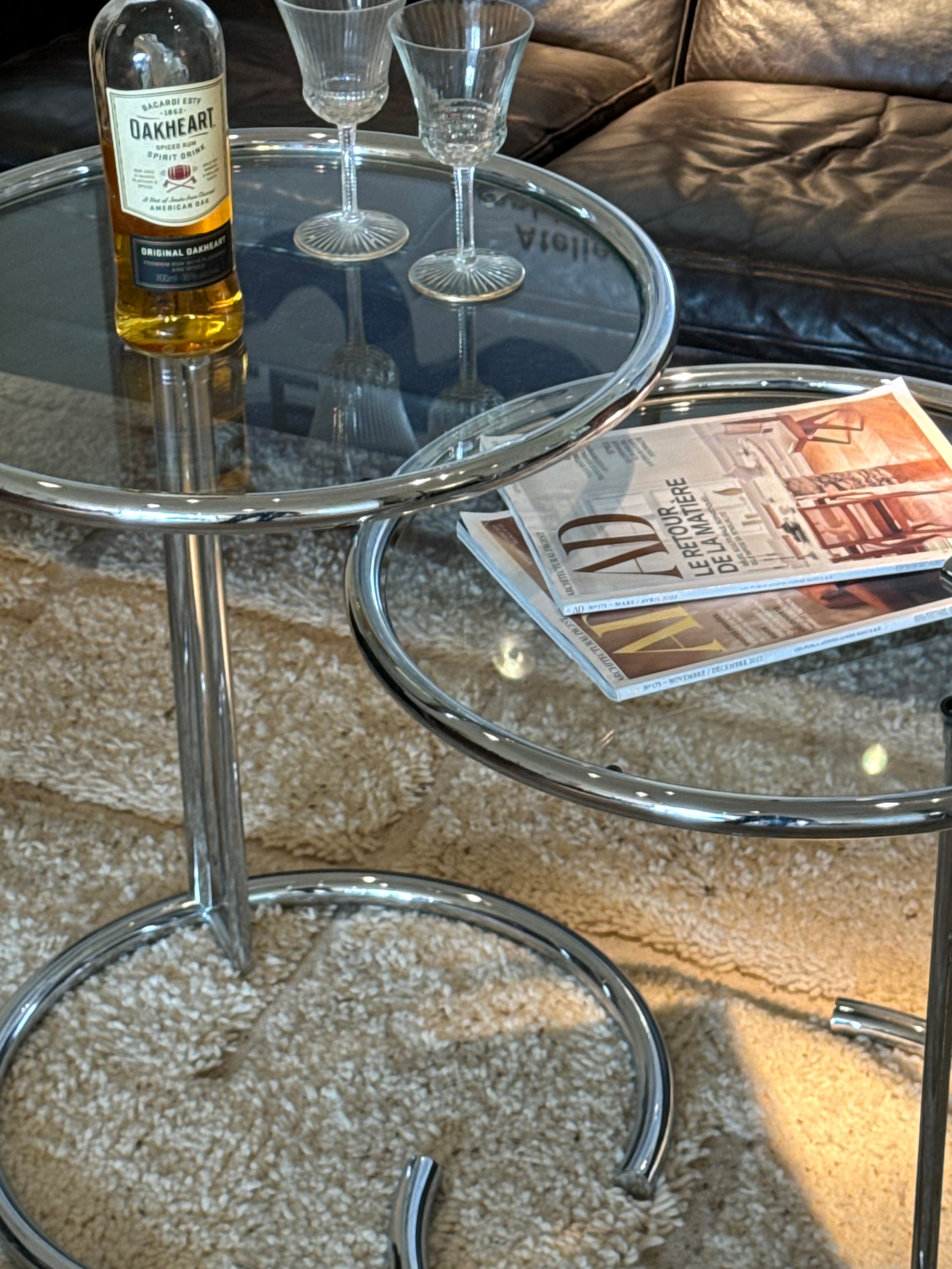 Table d'appoint ajustable Table E1027 par Eileen Gray (2 disponibles)