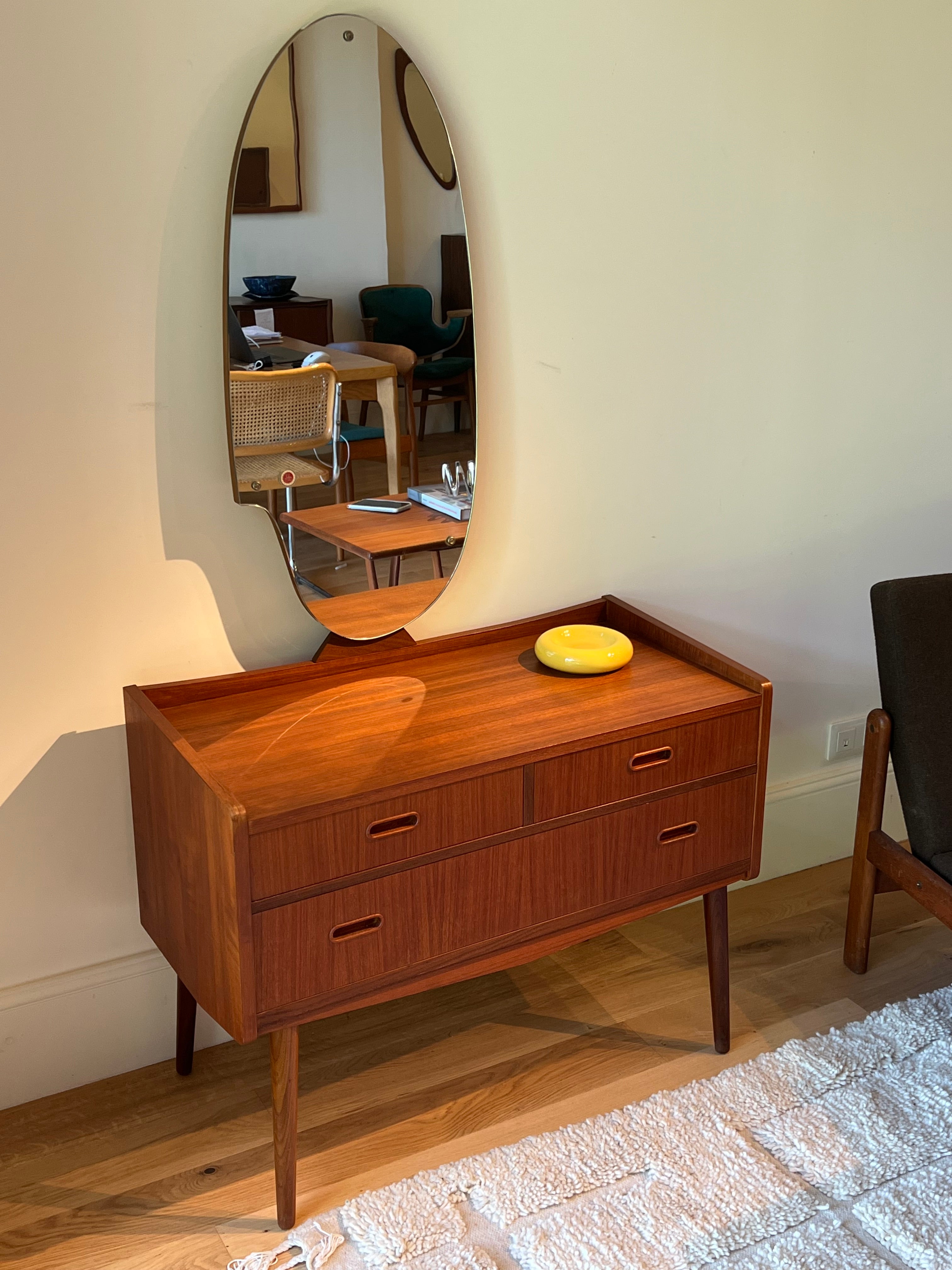 Commode coiffeuse avec grand miroir scandinave vintage "Karna"