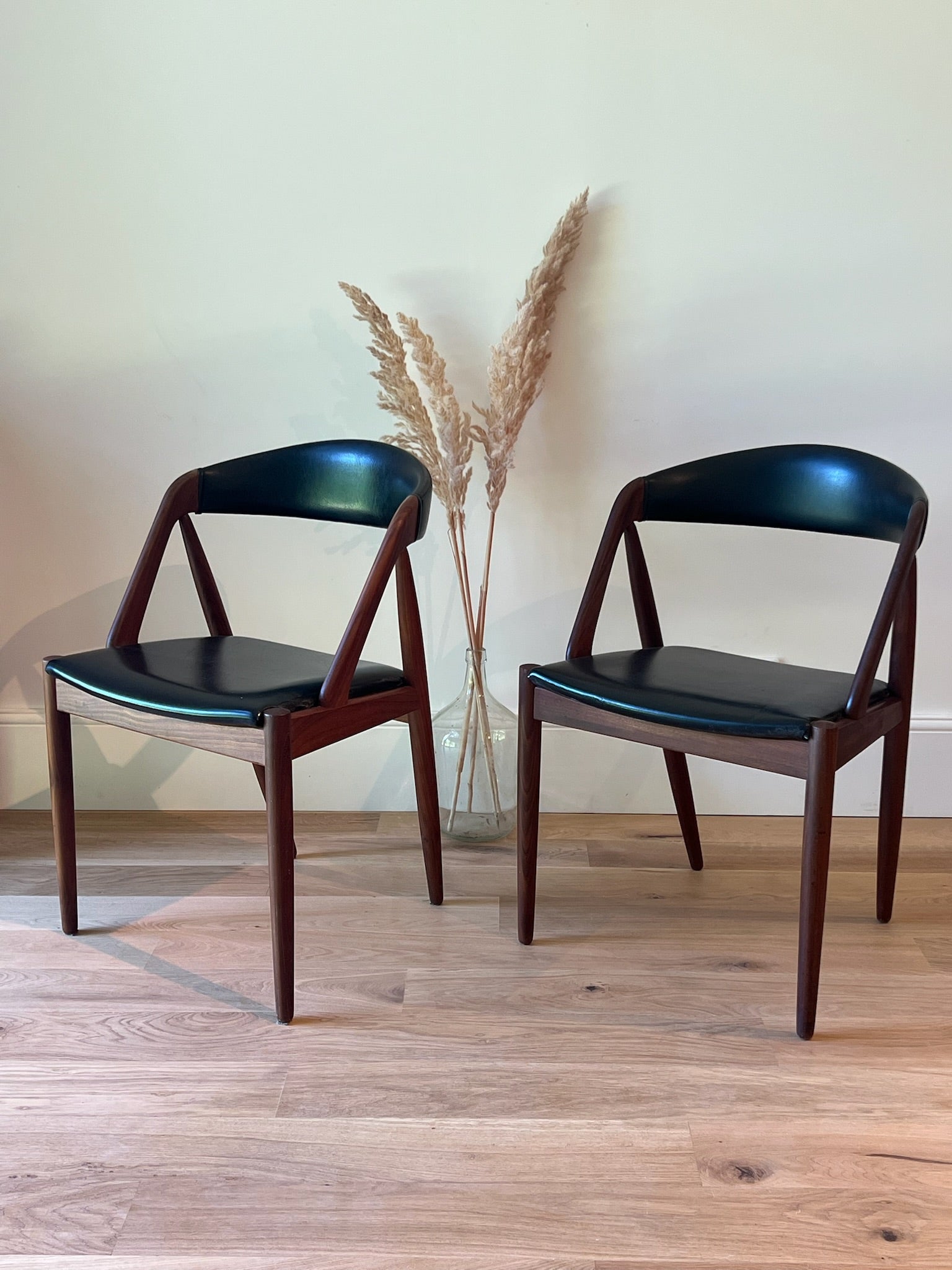 Paire de chaises danoises vintage en teck "Arnhild" – Modèle 31 par Kai Kristiansen – 1960