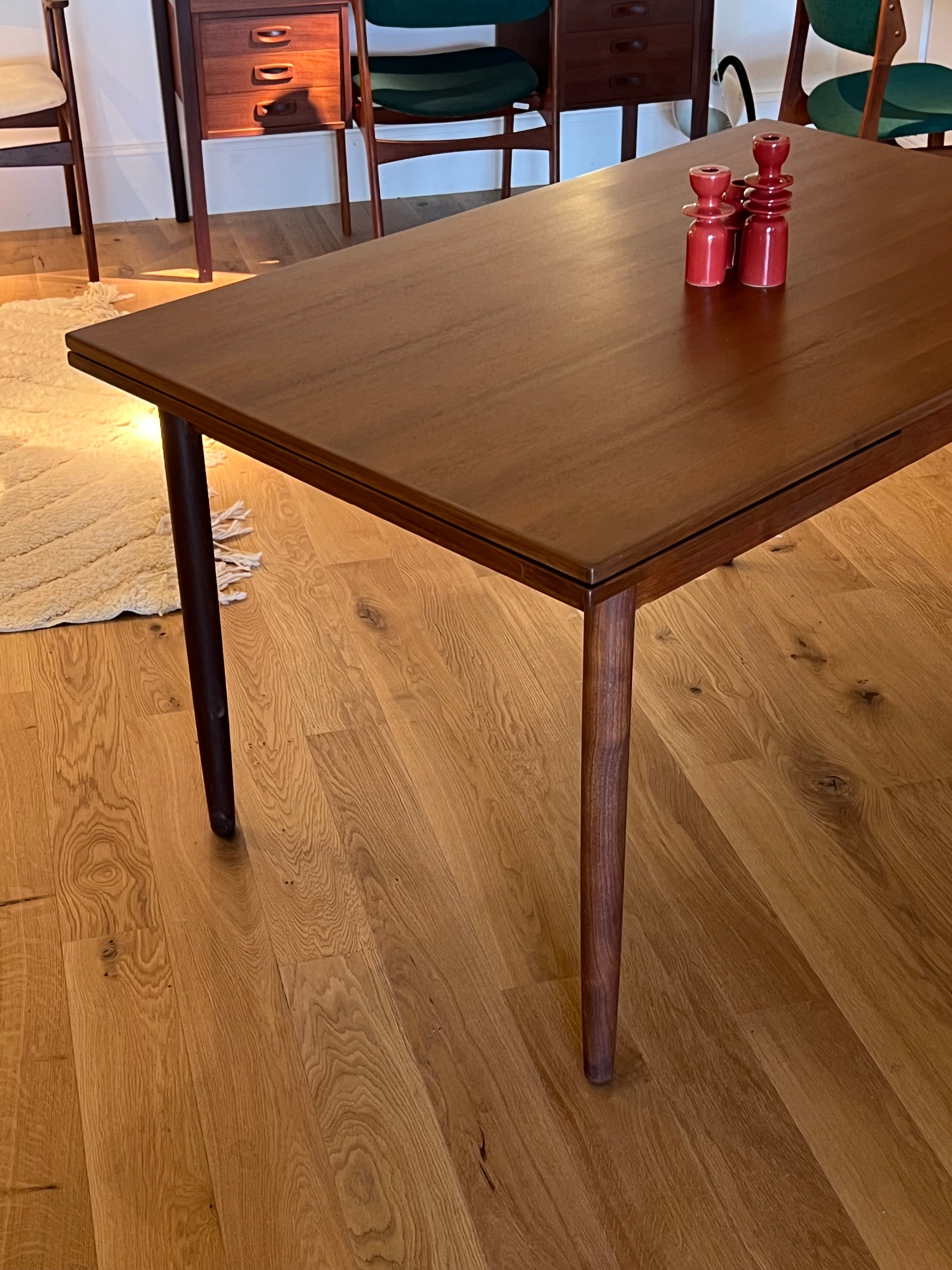 Table de salle à manger scandinave vintage en teck « Lara »