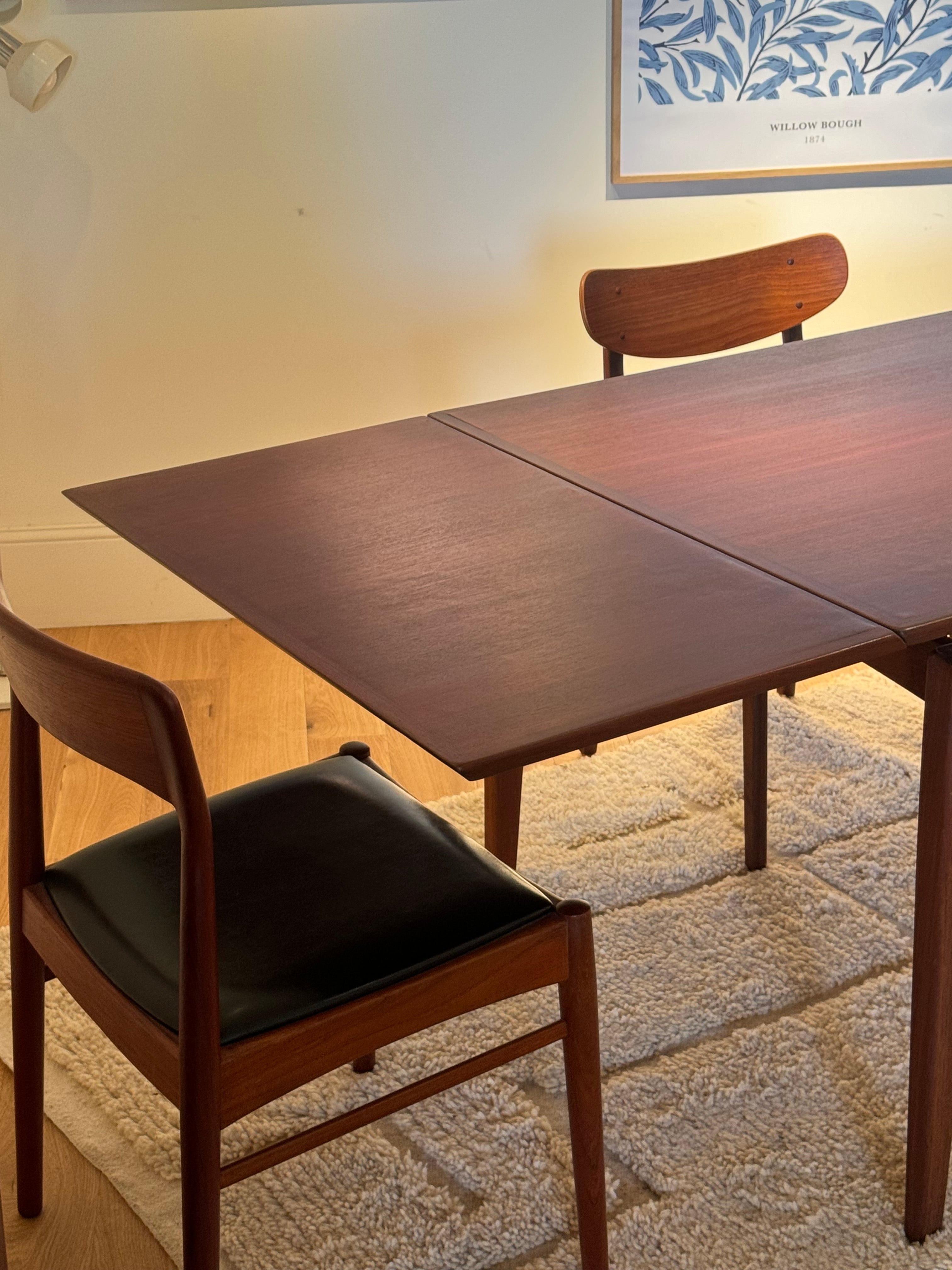 Table scandinave vintage en teck « Ursula »