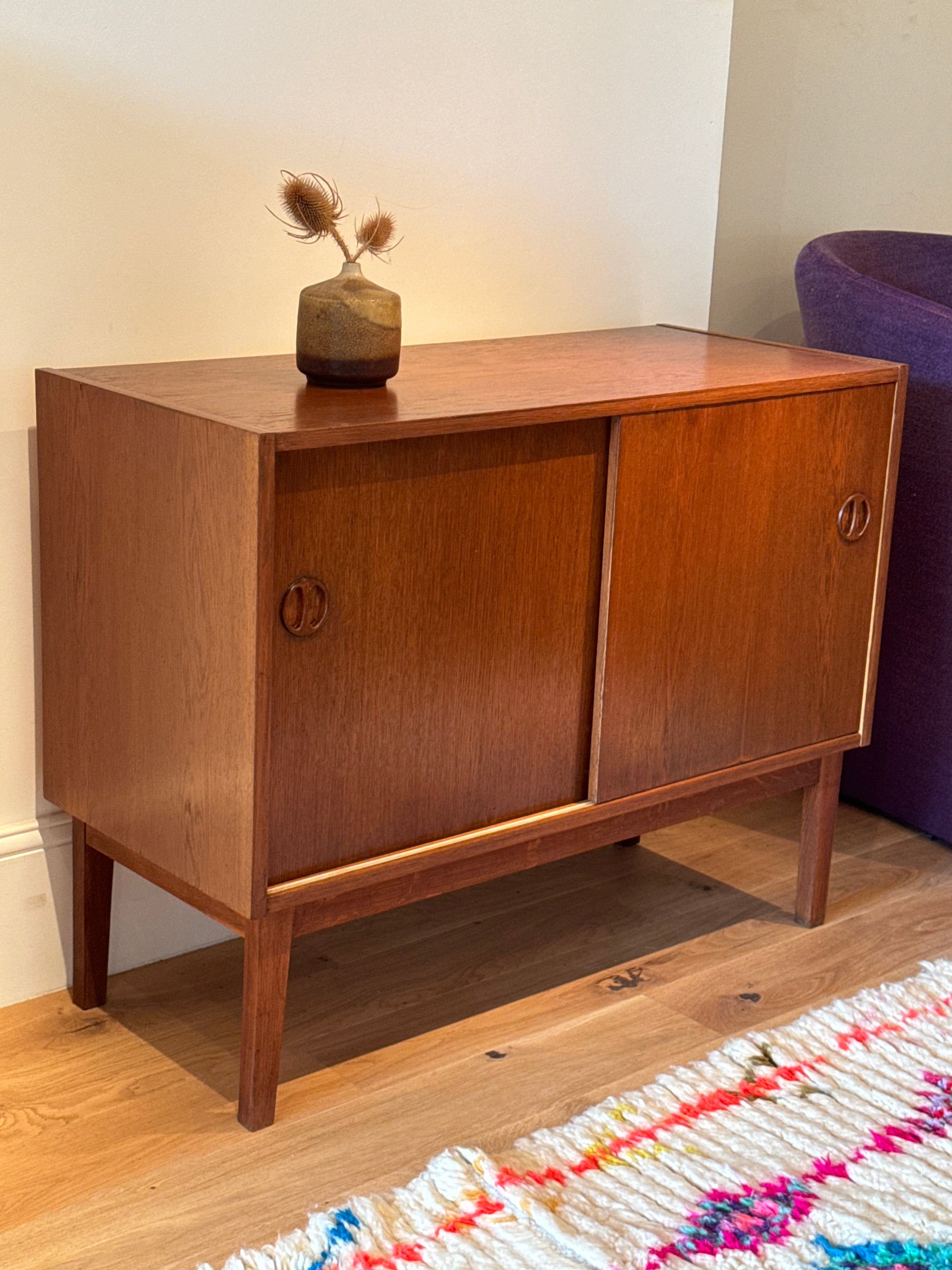 Commode scandinave vintage en teck "Fly"