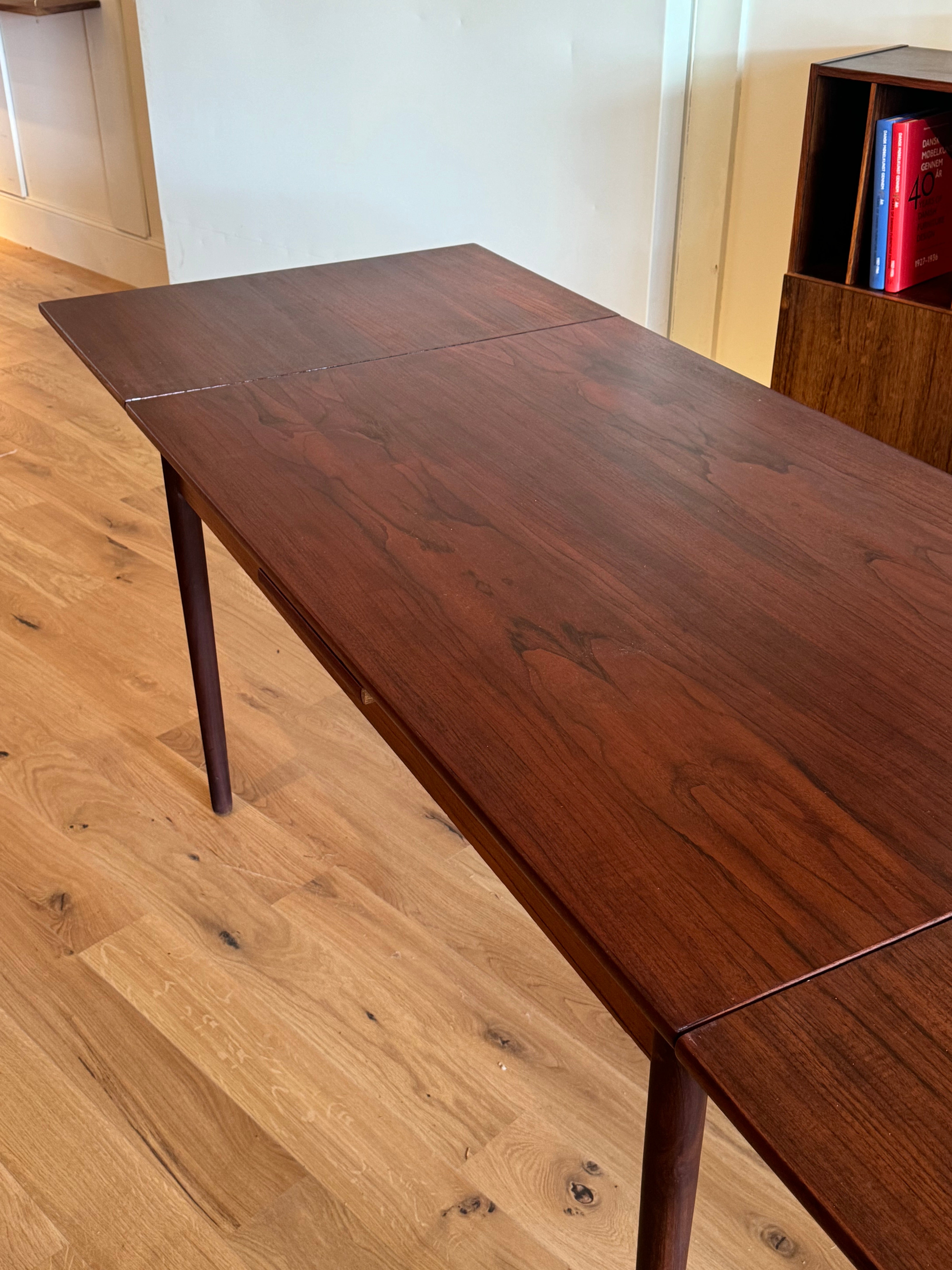 Table à manger vintage scandinave "Liv"
