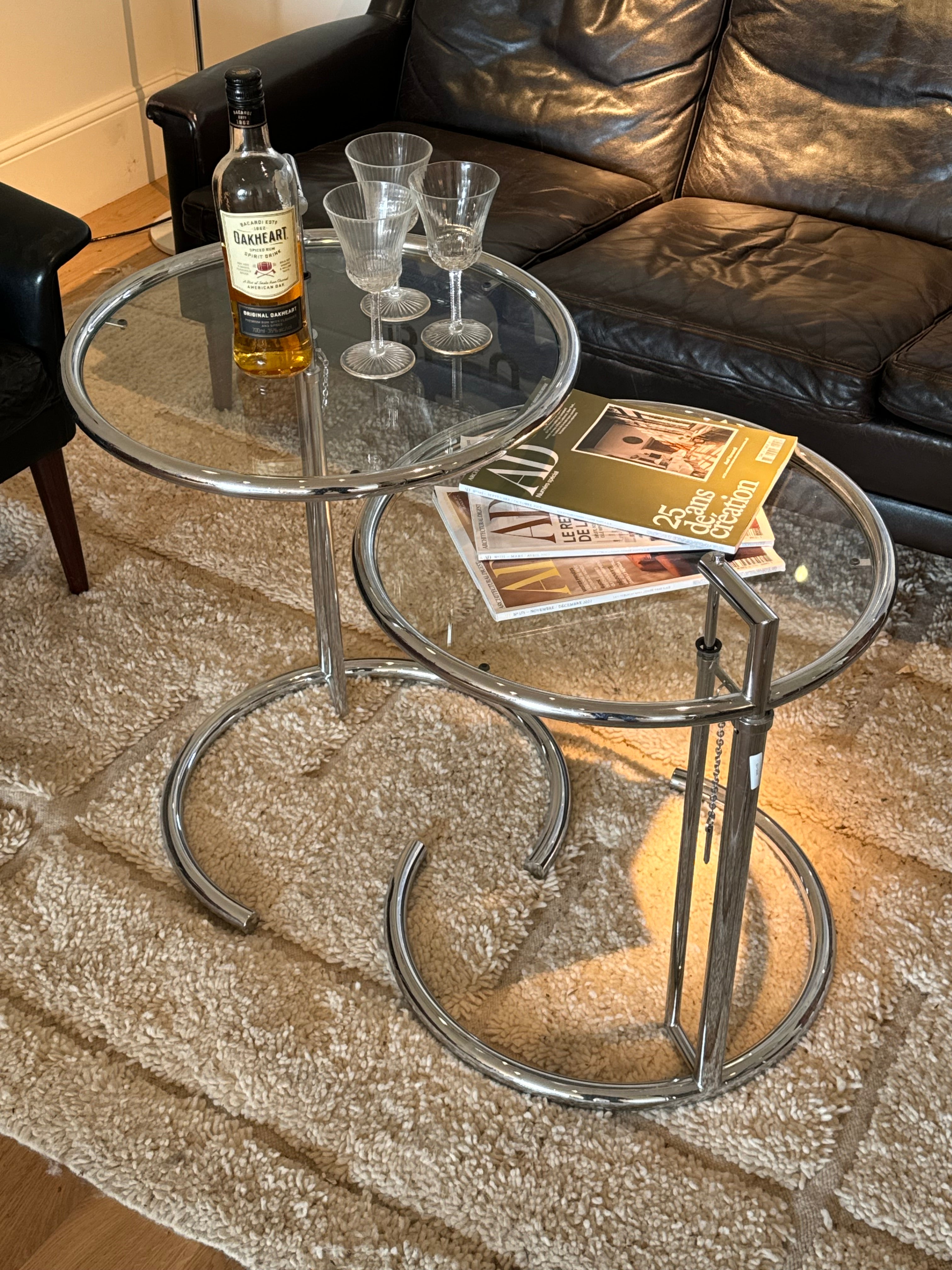Table d'appoint ajustable Table E1027 par Eileen Gray (2 disponibles)