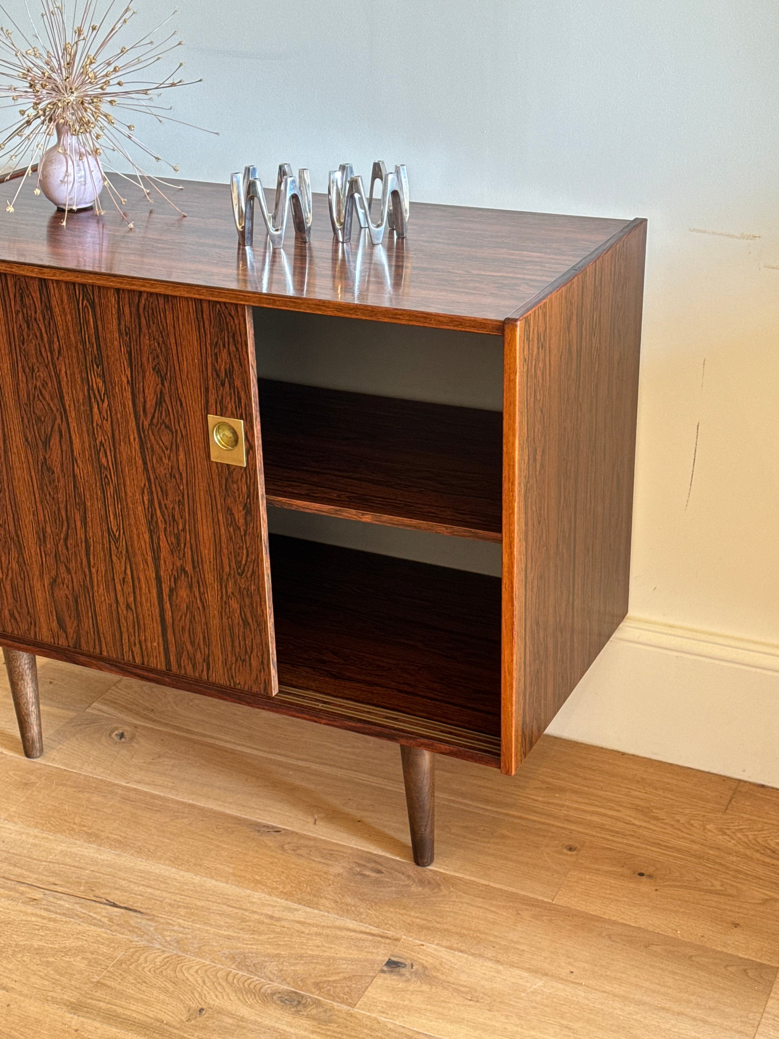 Enfilade scandinave vintage en palissandre "Saffi"