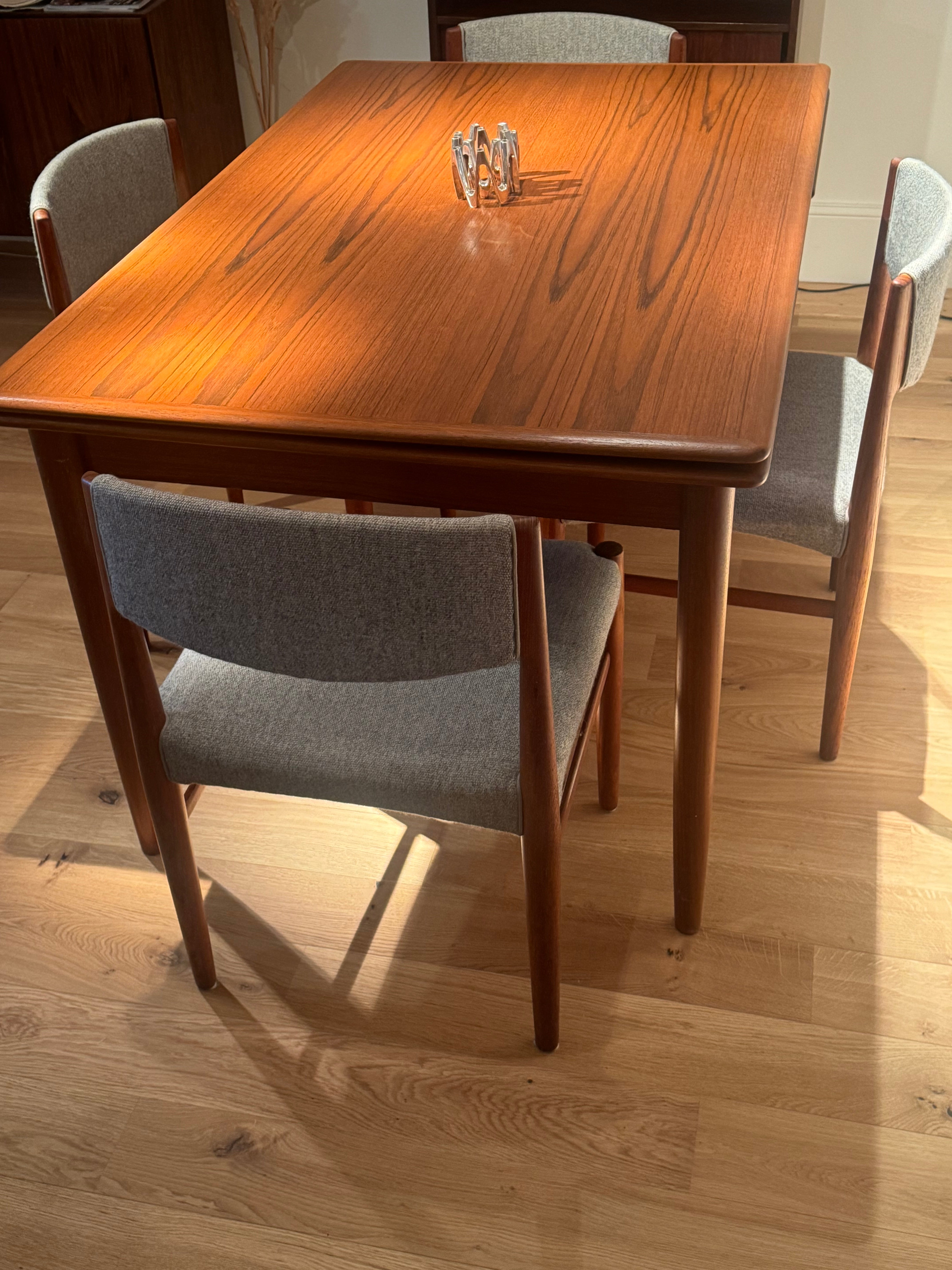 Table de salle à manger vintage scandinave en teck "Lovisa"