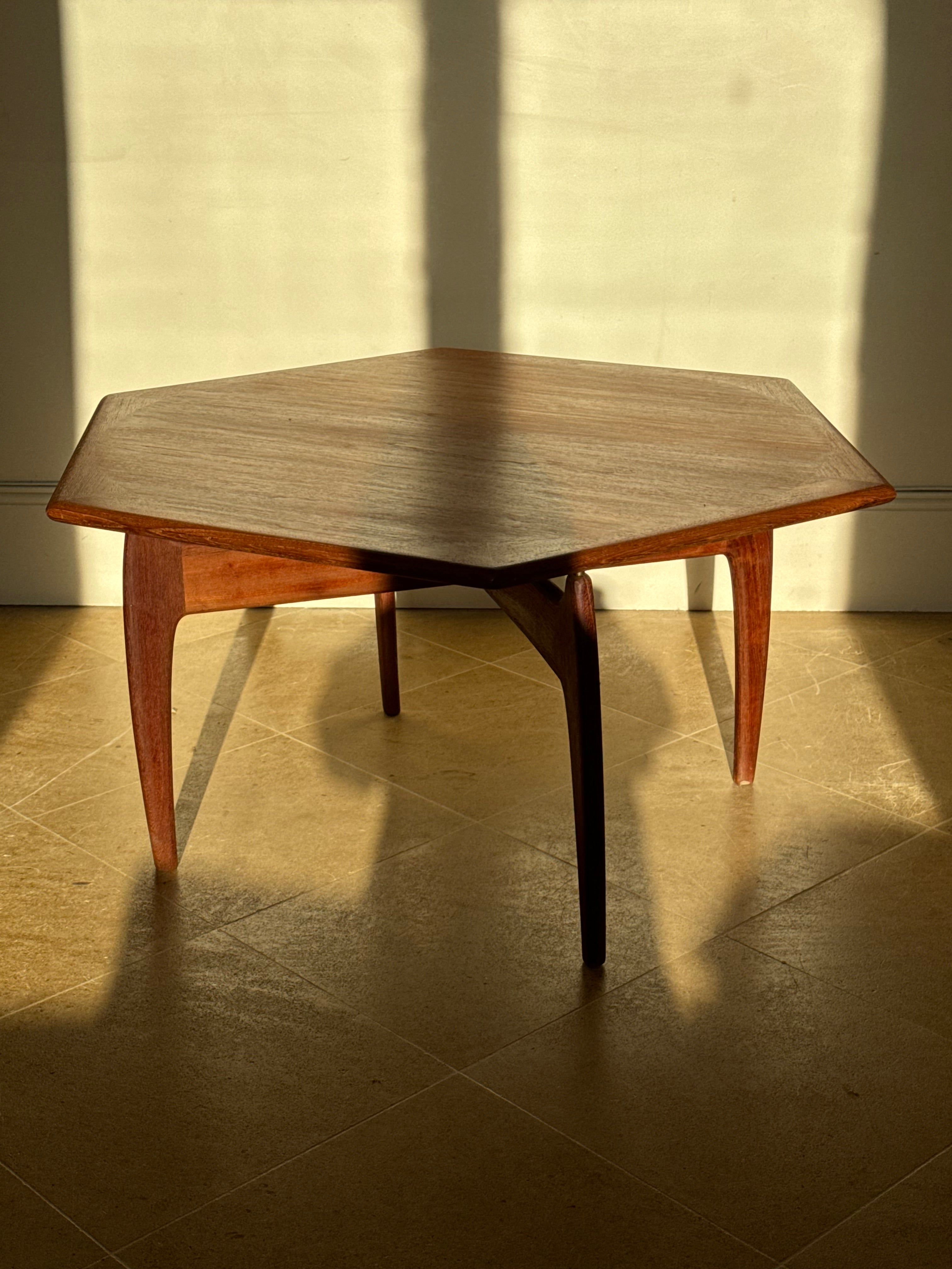 Table basse scandinave vintage en teck « Ursula »