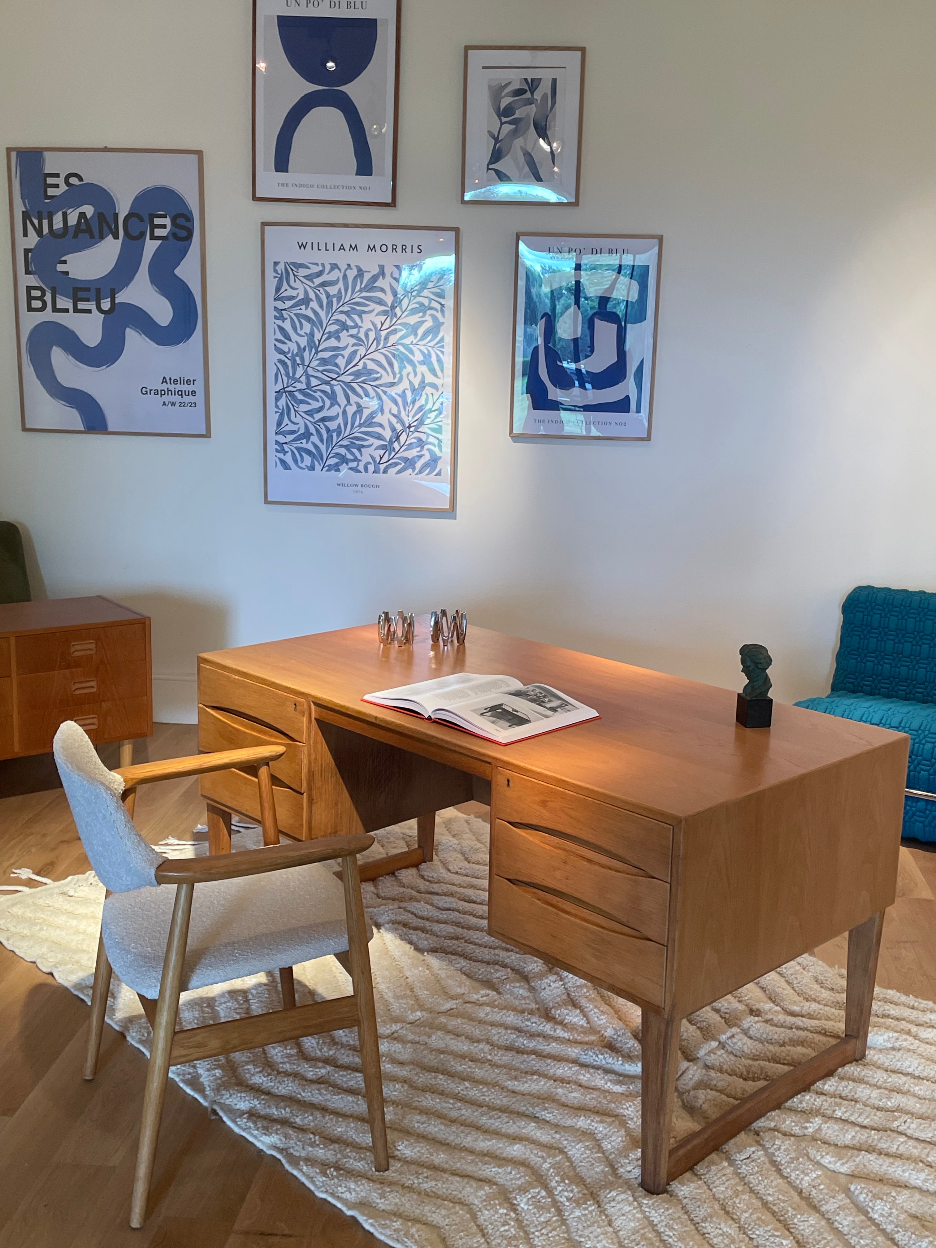 Bureau scandinave vintage en chêne doré "Anders"
