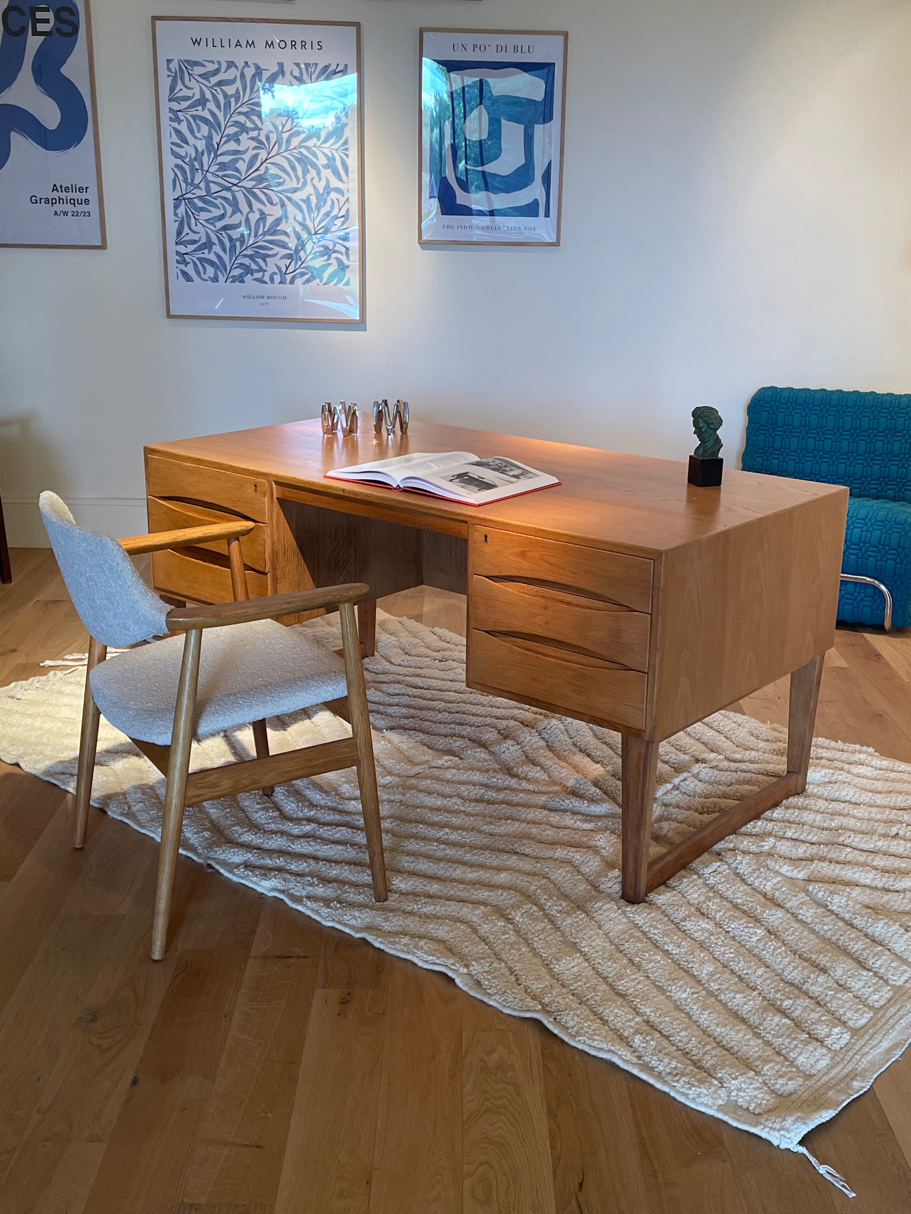 Bureau scandinave vintage en chêne doré "Anders"