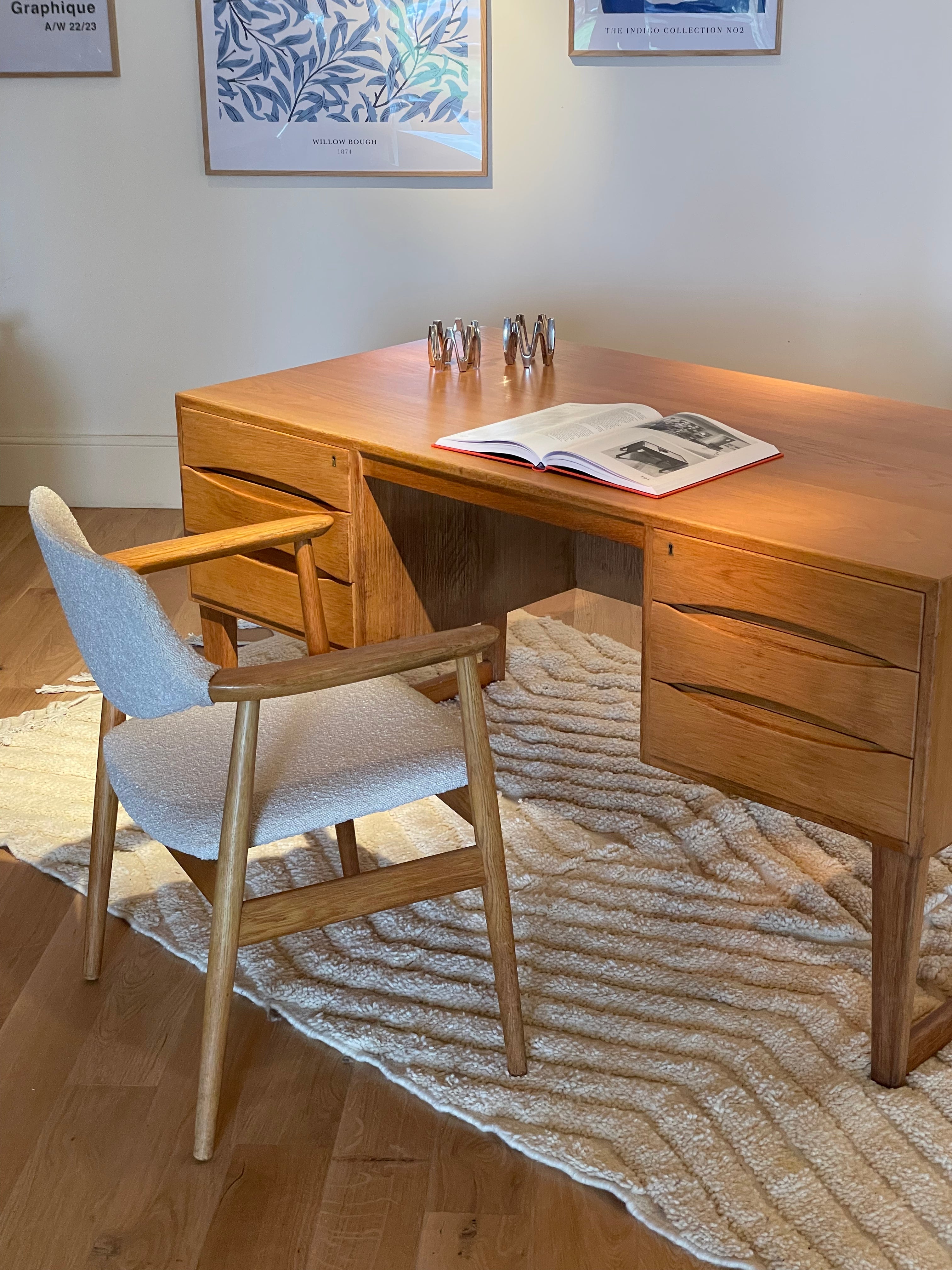 Bureau scandinave vintage en chêne doré "Anders"