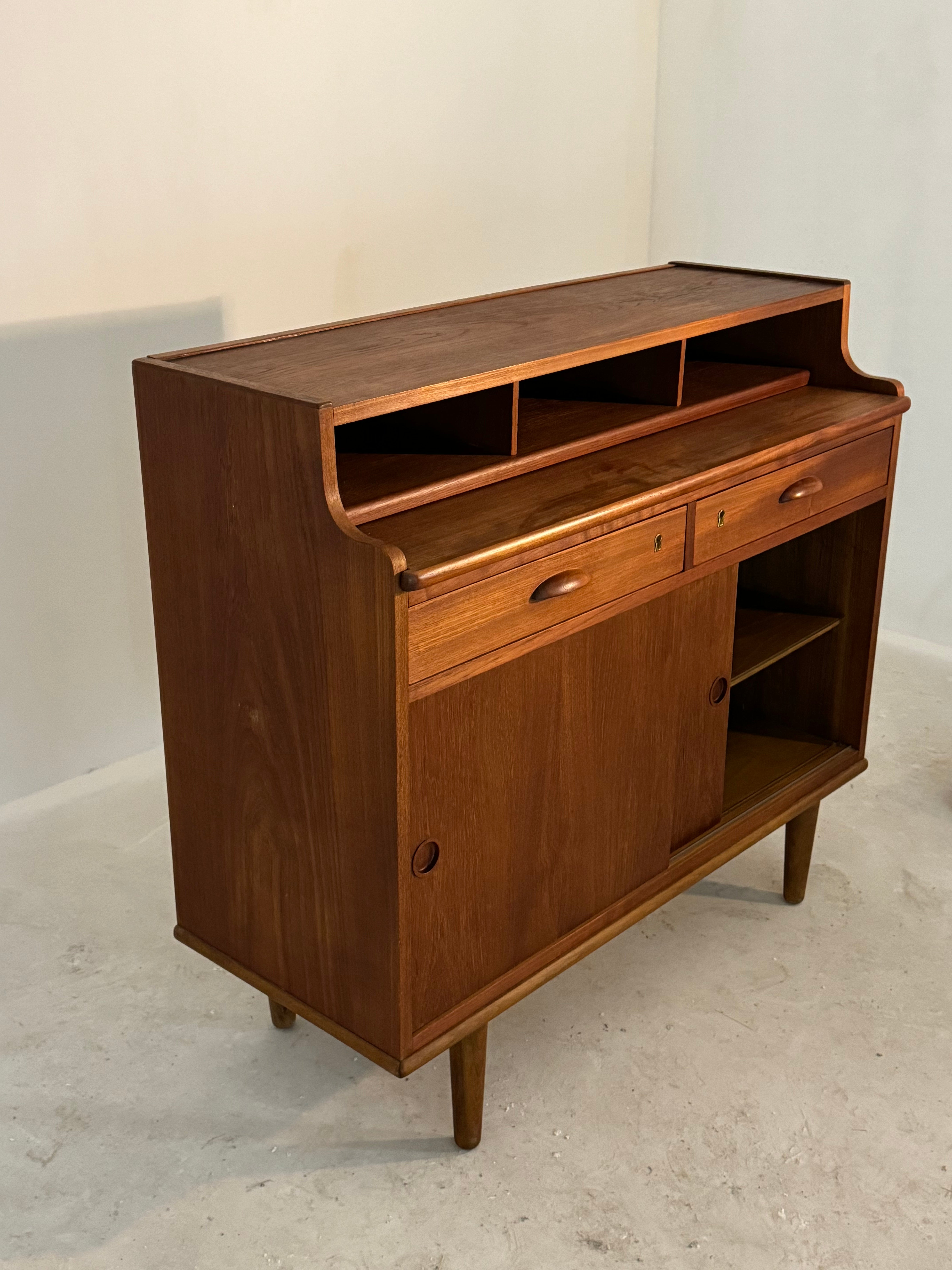 Petit buffet - secrétaire scandinave vintage « Jan »