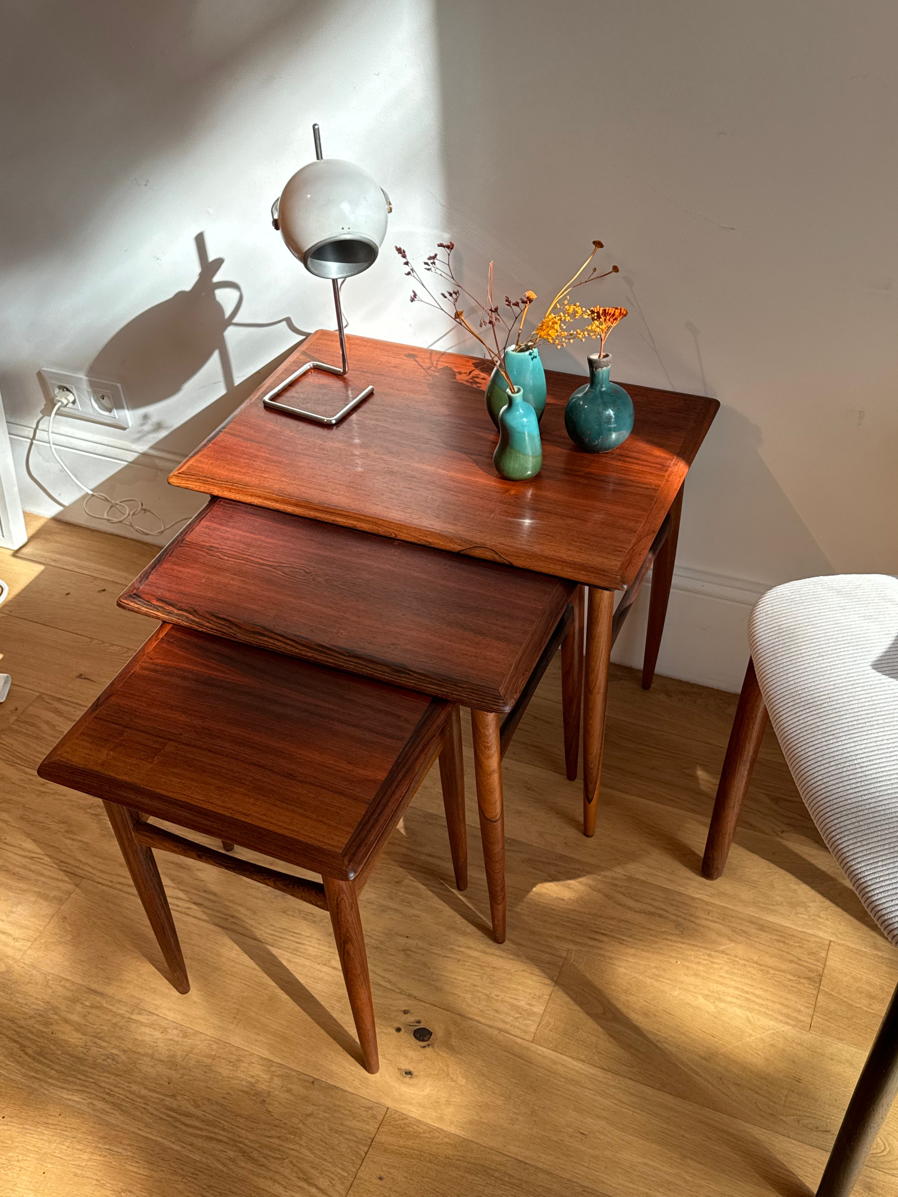 Trio de tables gigognes scandinaves vintage en teck « Signe »