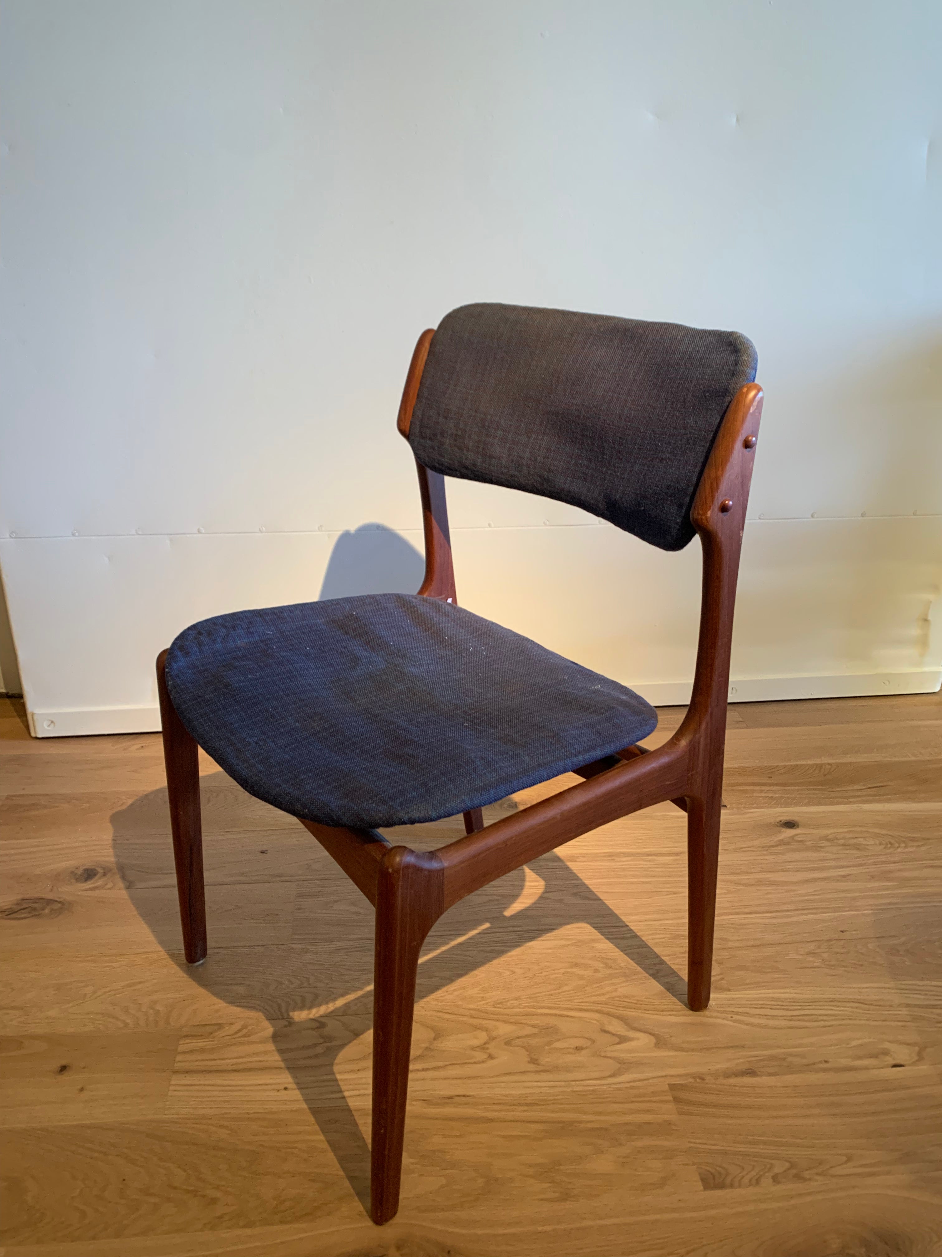 Chaise scandinave vintage Erik Buch modèle 49 (4 disponibles)