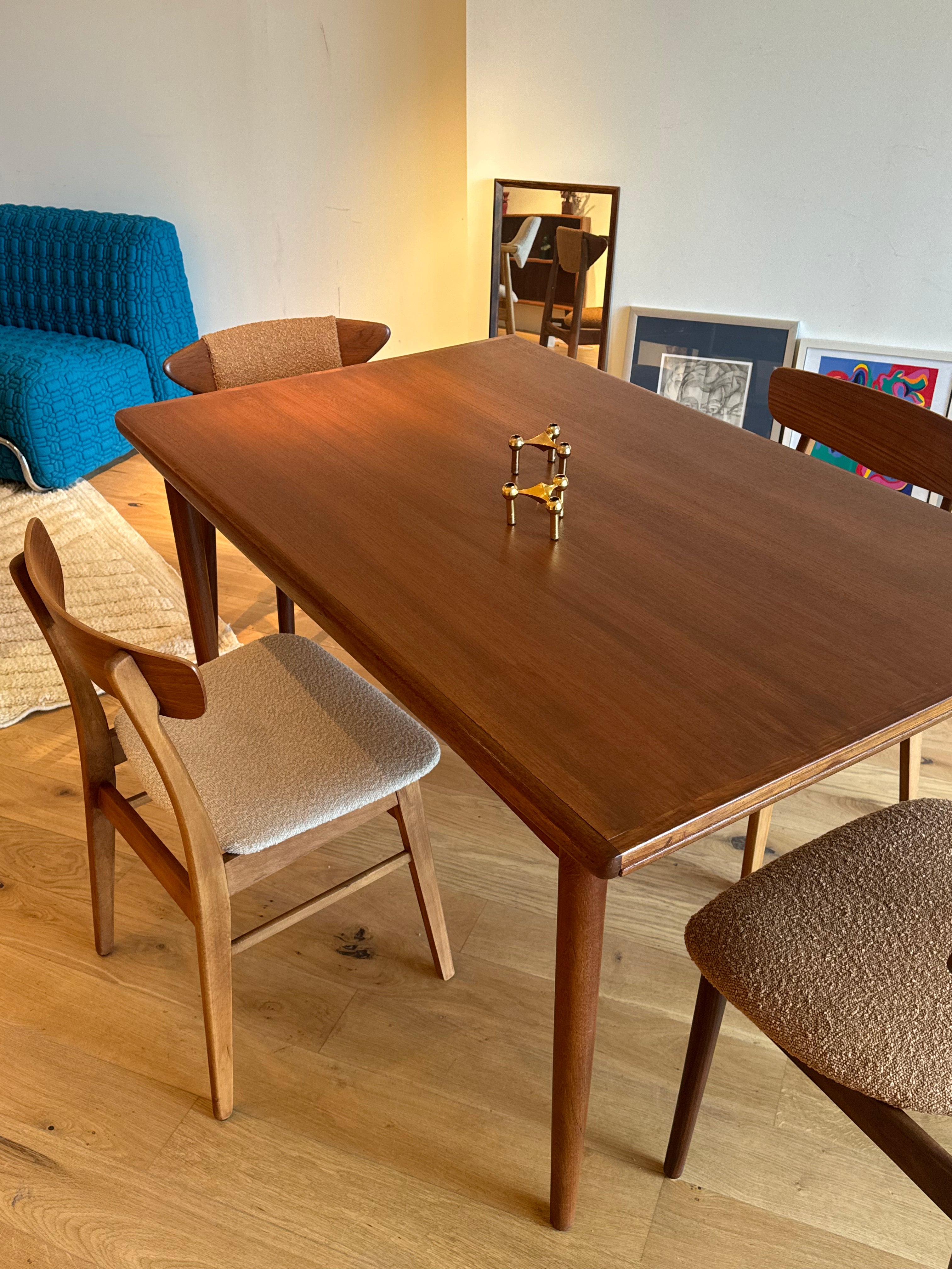 Table scandinave vintage en teck Johannes Andersen