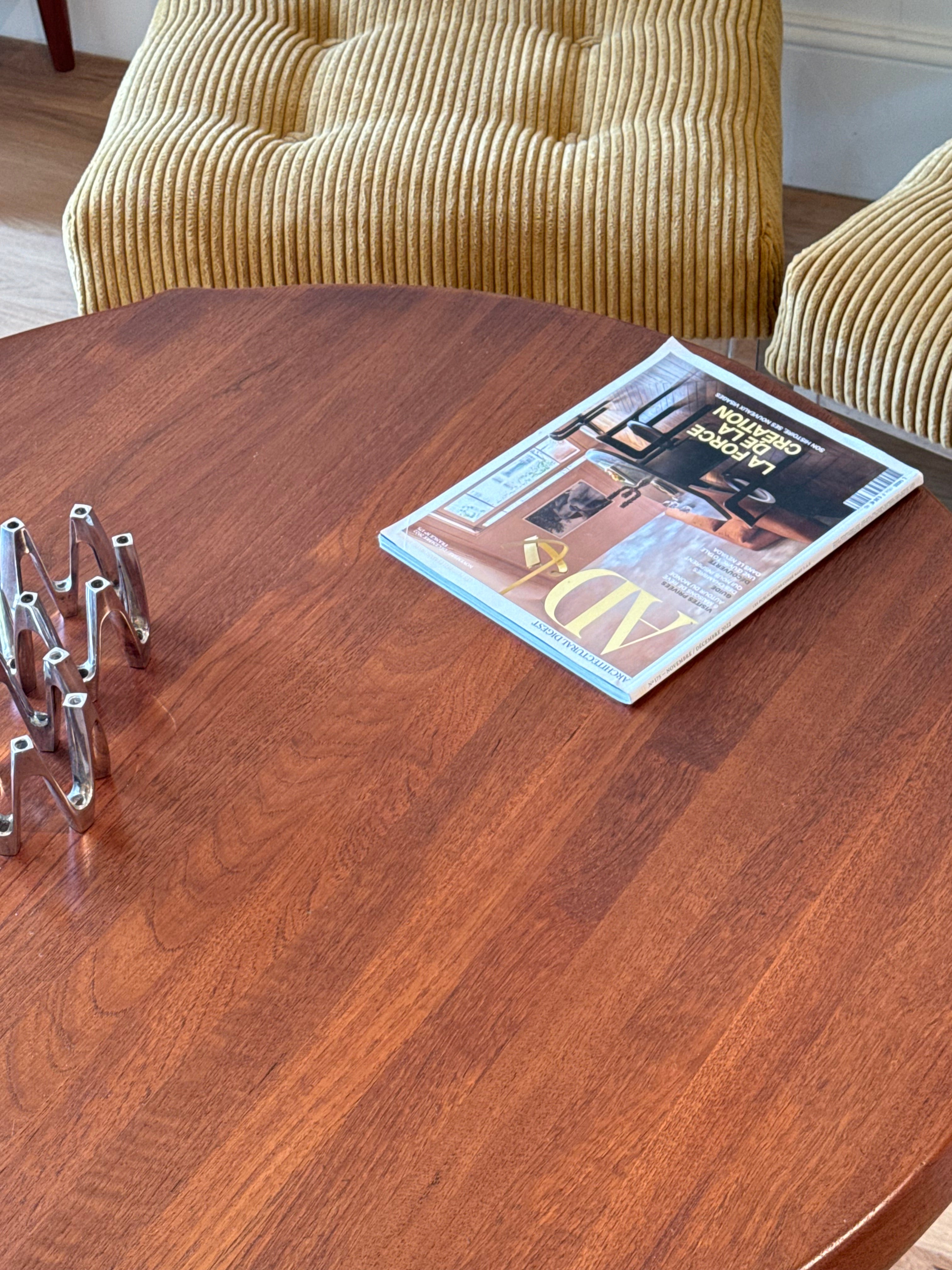 Table basse ronde scandinave vintage en teck « Ursula »