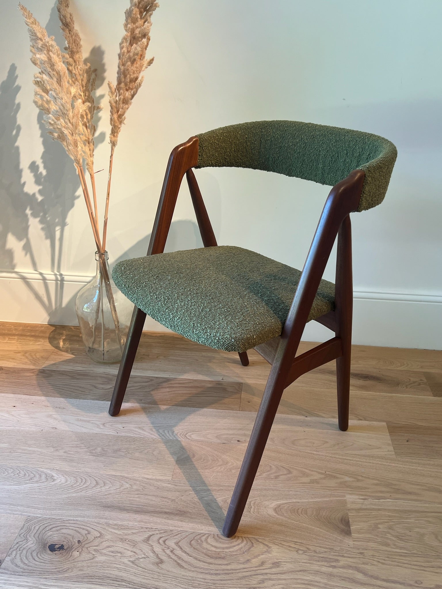 Précommande | Chaise scandinave vintage modèle 205 « Christina » personnalisable, par T. Harlev pour Farstrup Møbler