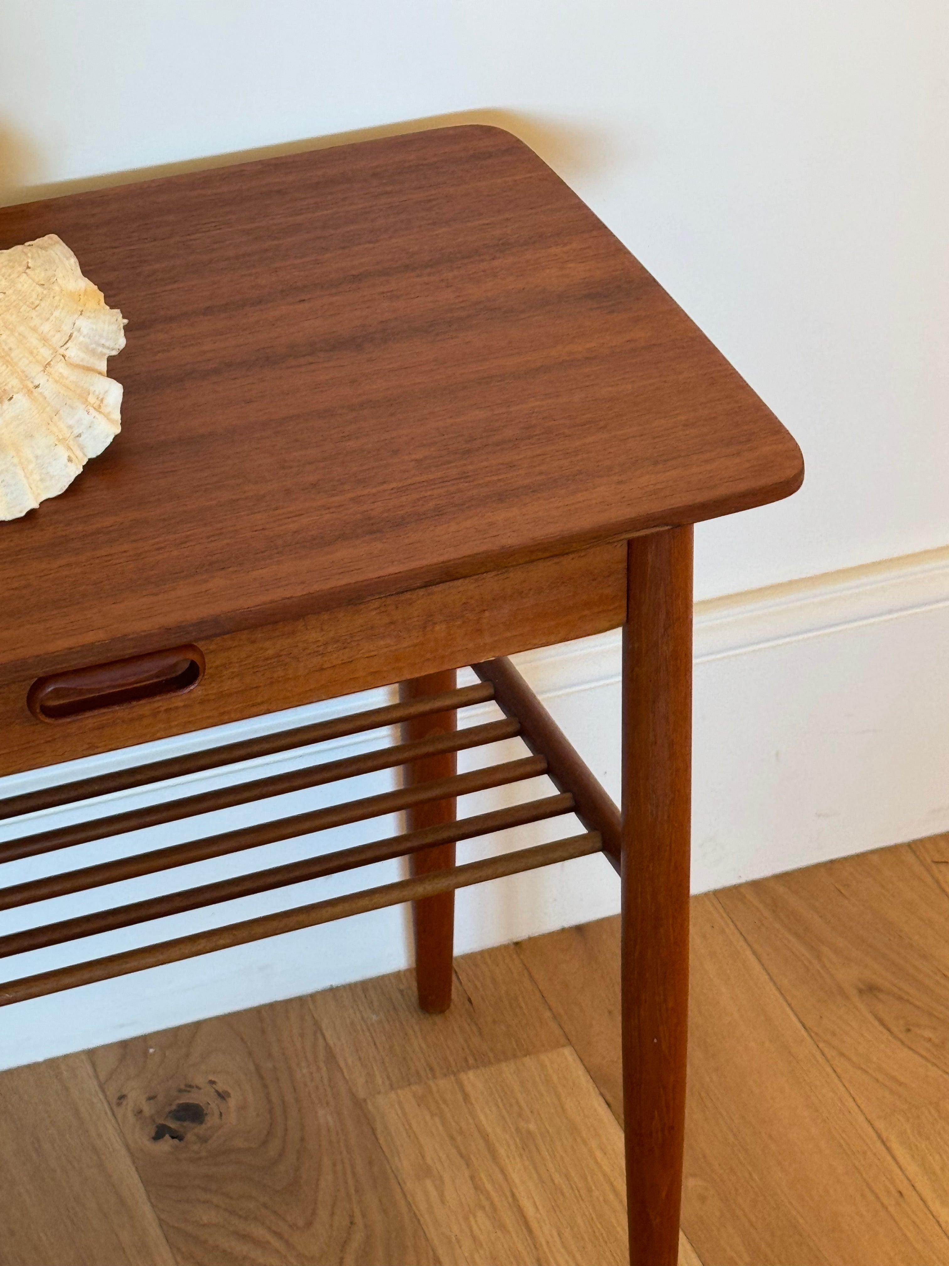 Table de chevet scandinave vintage "Asta"