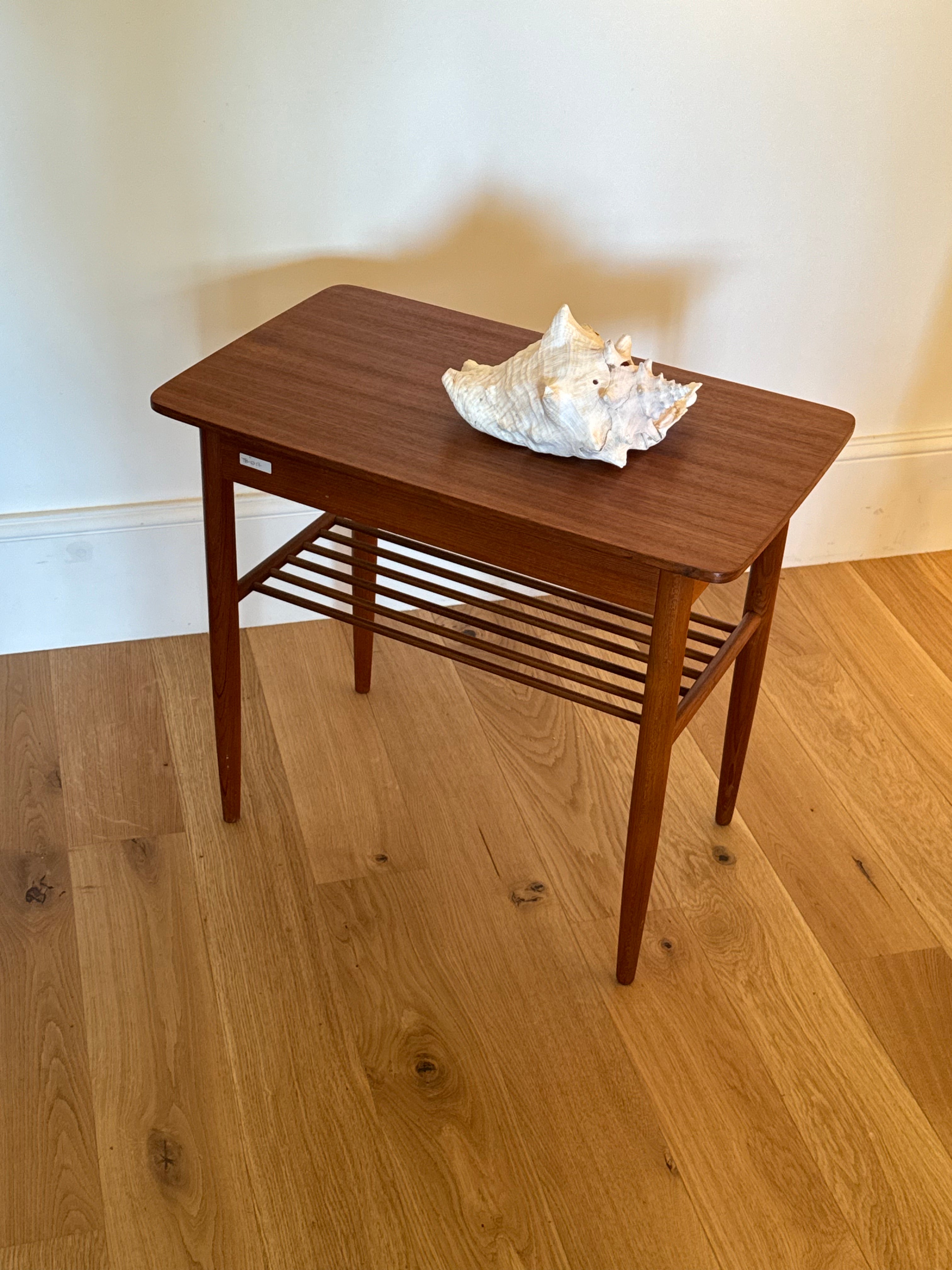 Table de chevet scandinave vintage "Asta"