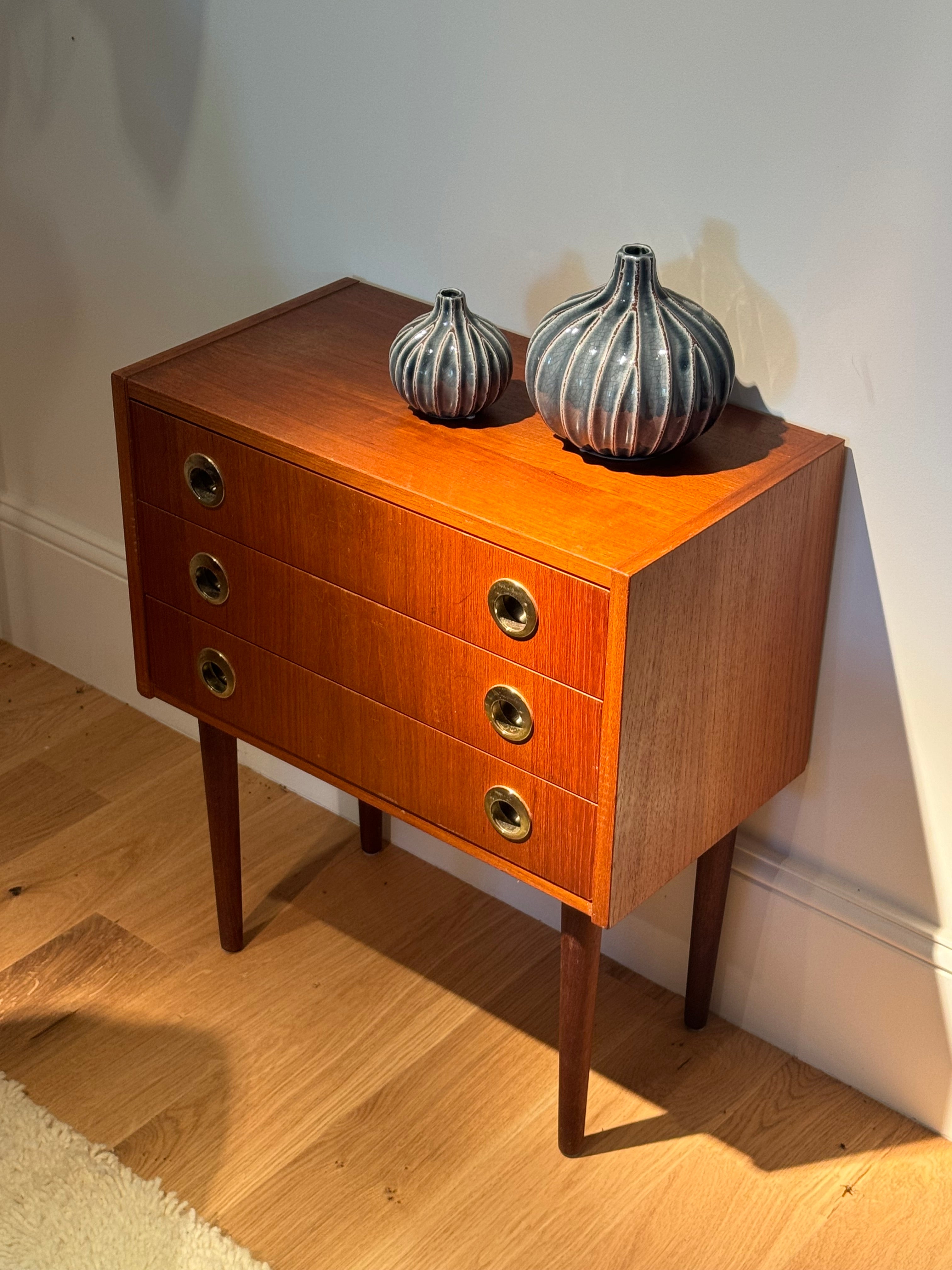 Petite commode scandinave vintage "Marozia"