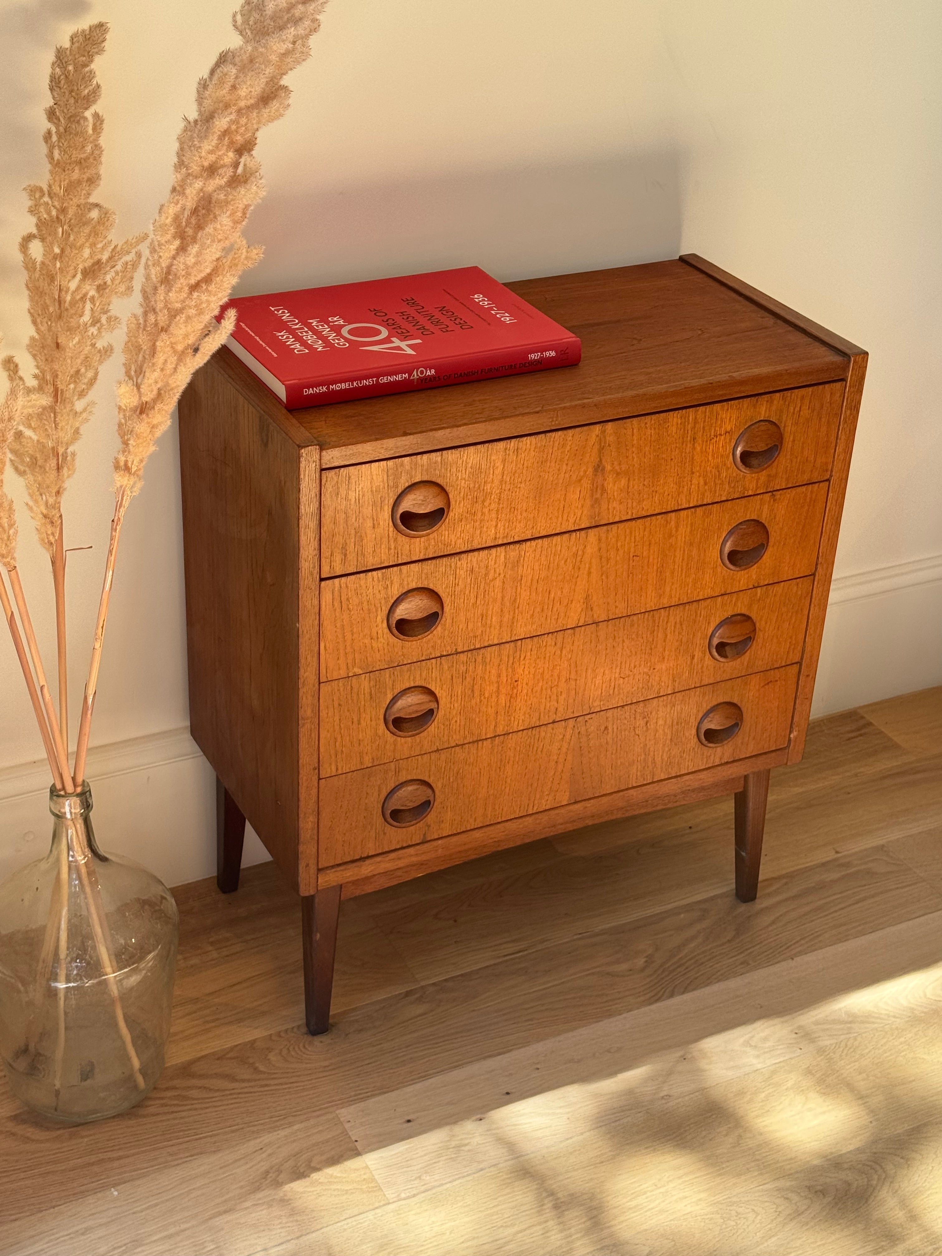 Petite commode scandinave vintage "Mai"