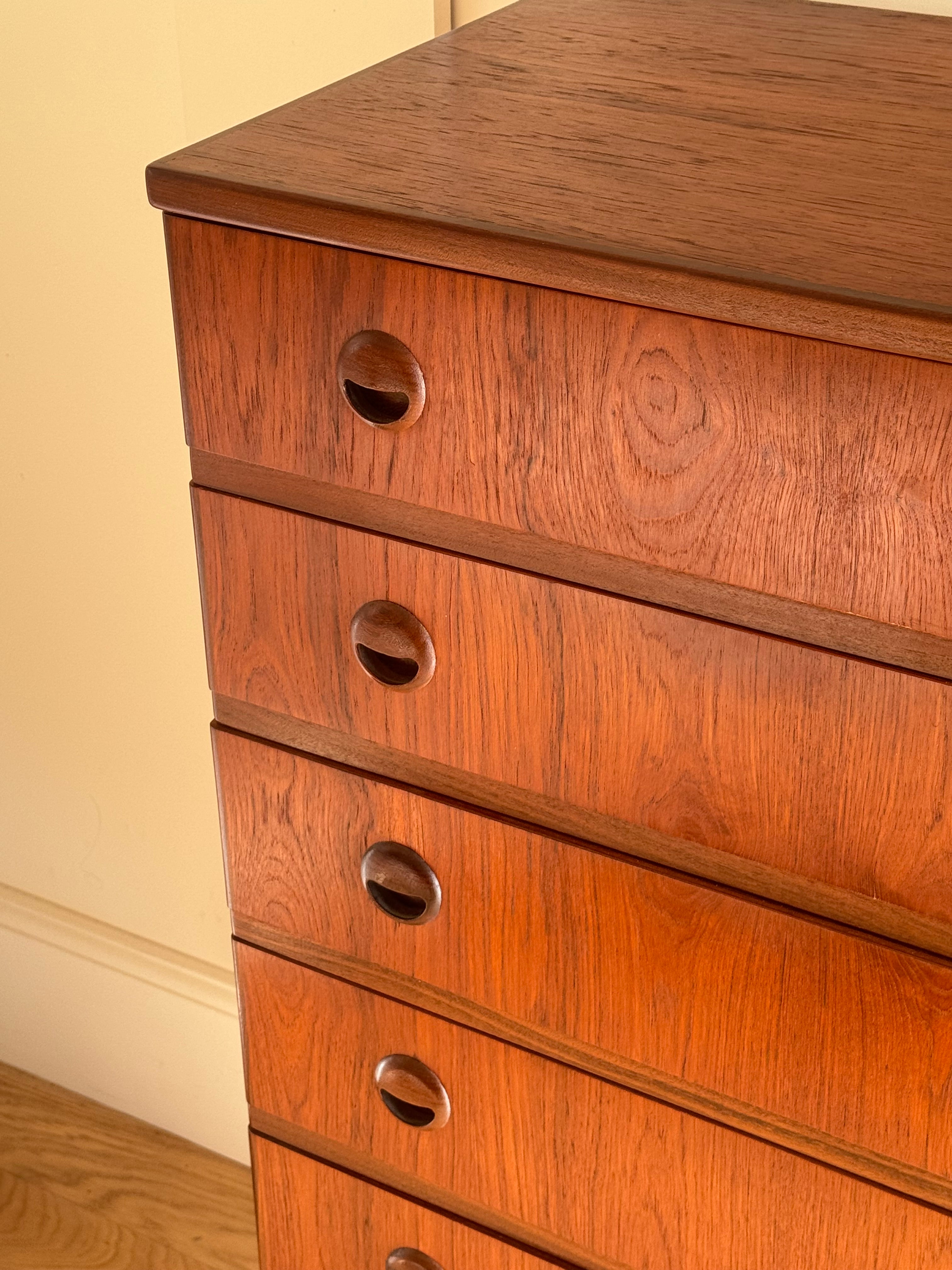 Grande commode scandinave vintage en teck « Ulla »