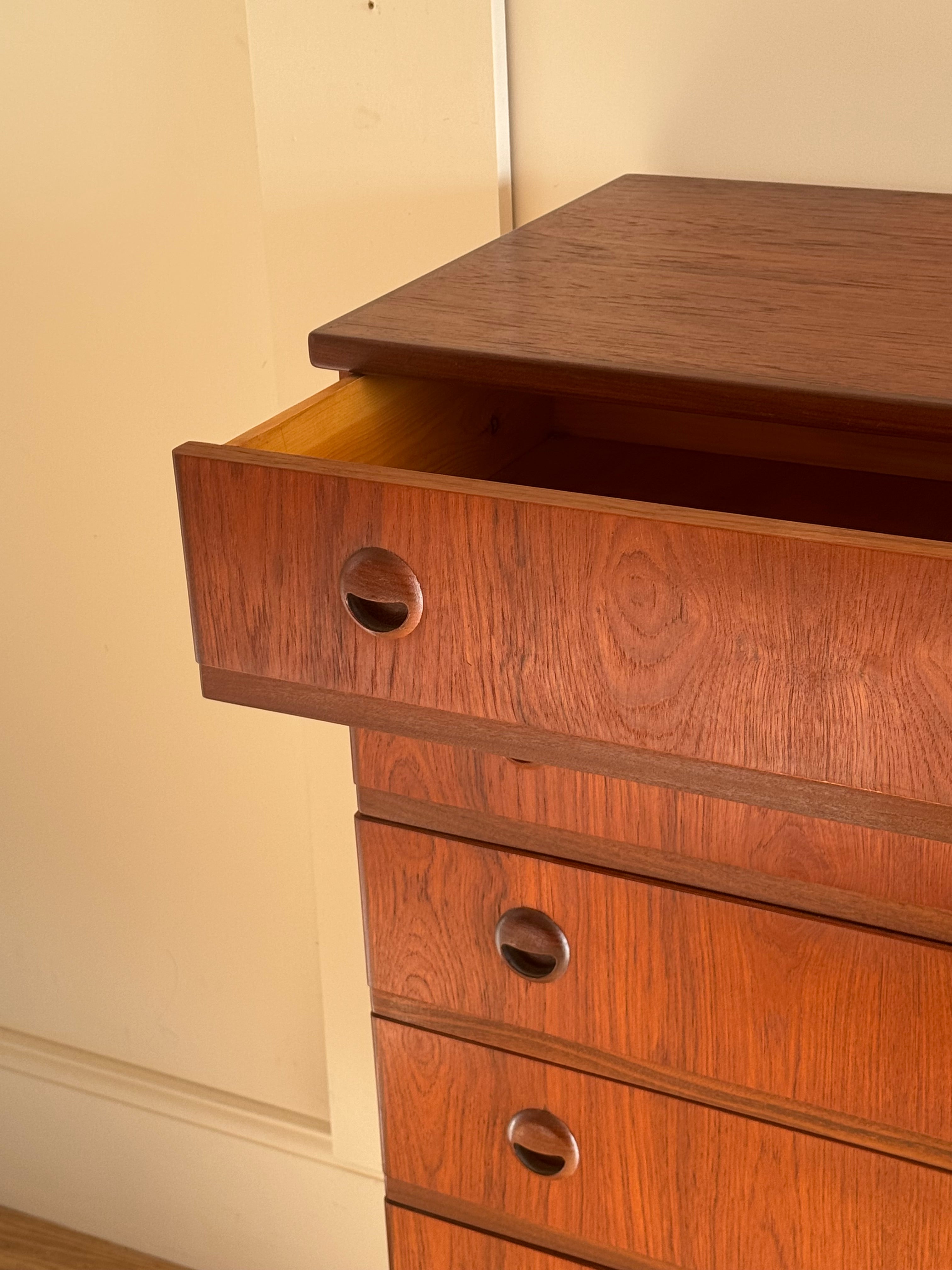 Grande commode scandinave vintage en teck « Ulla »