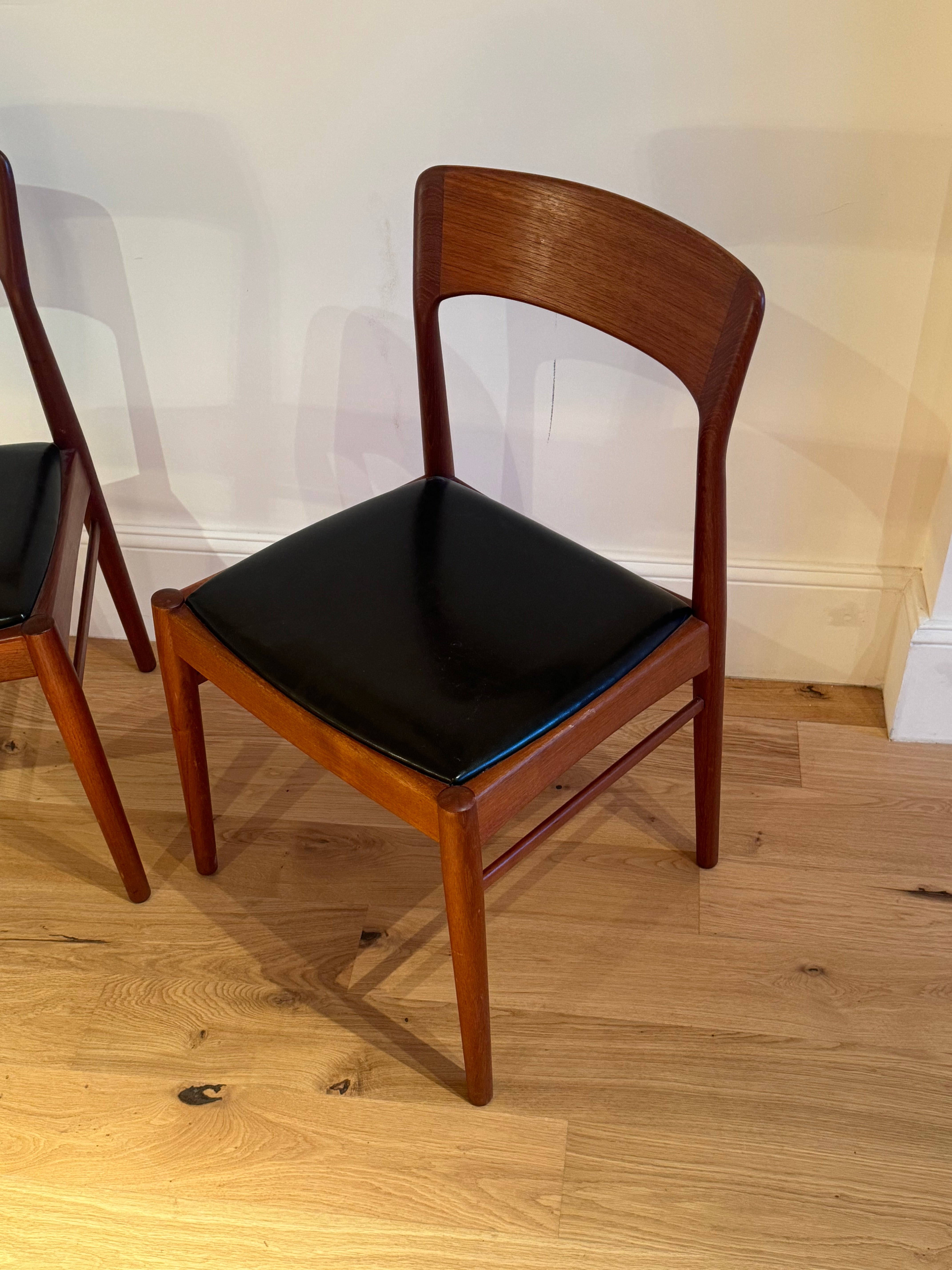 Paire de chaises scandinaves vintage en teck « Olga »