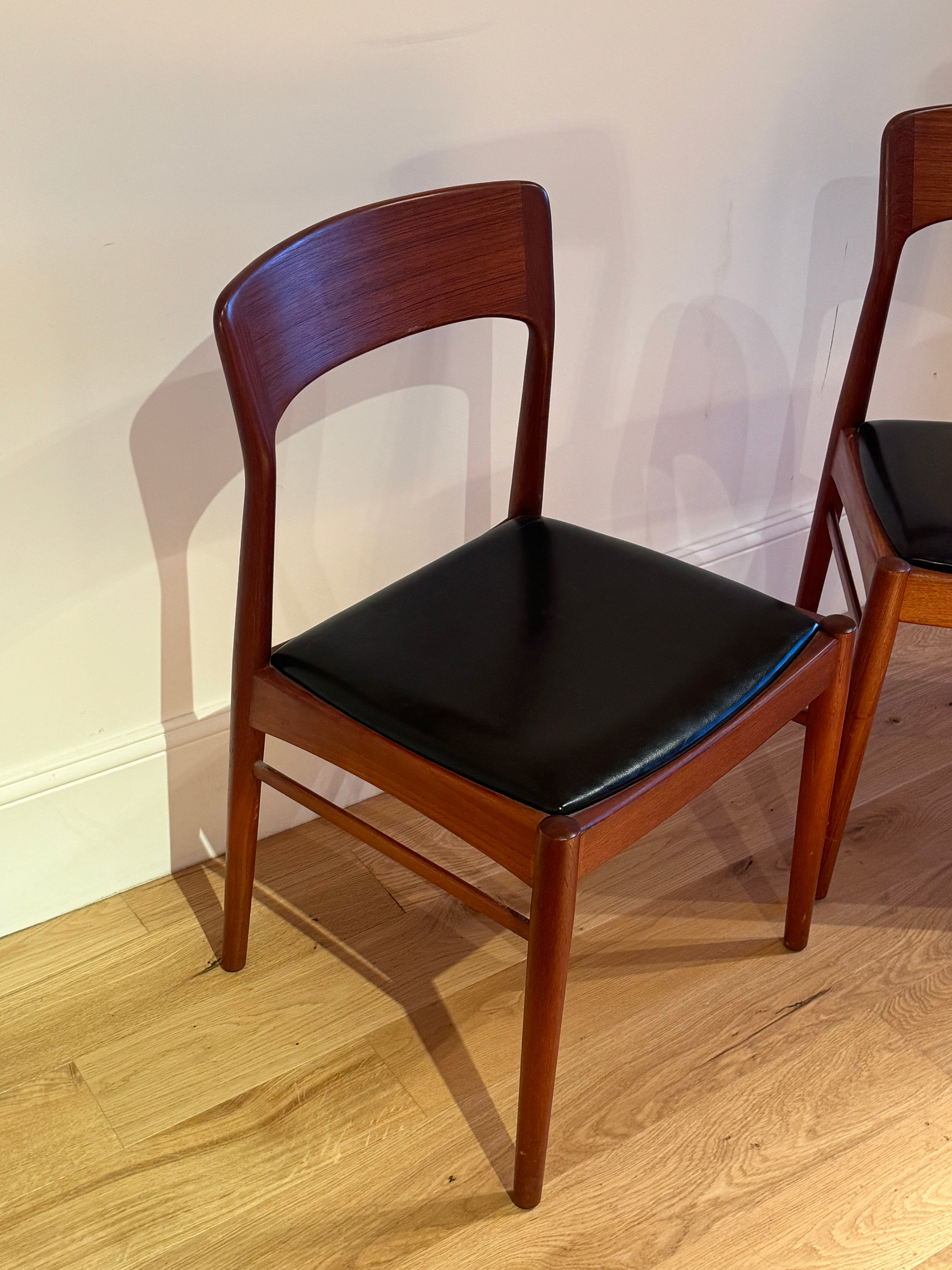 Paire de chaises scandinaves vintage en teck « Olga »