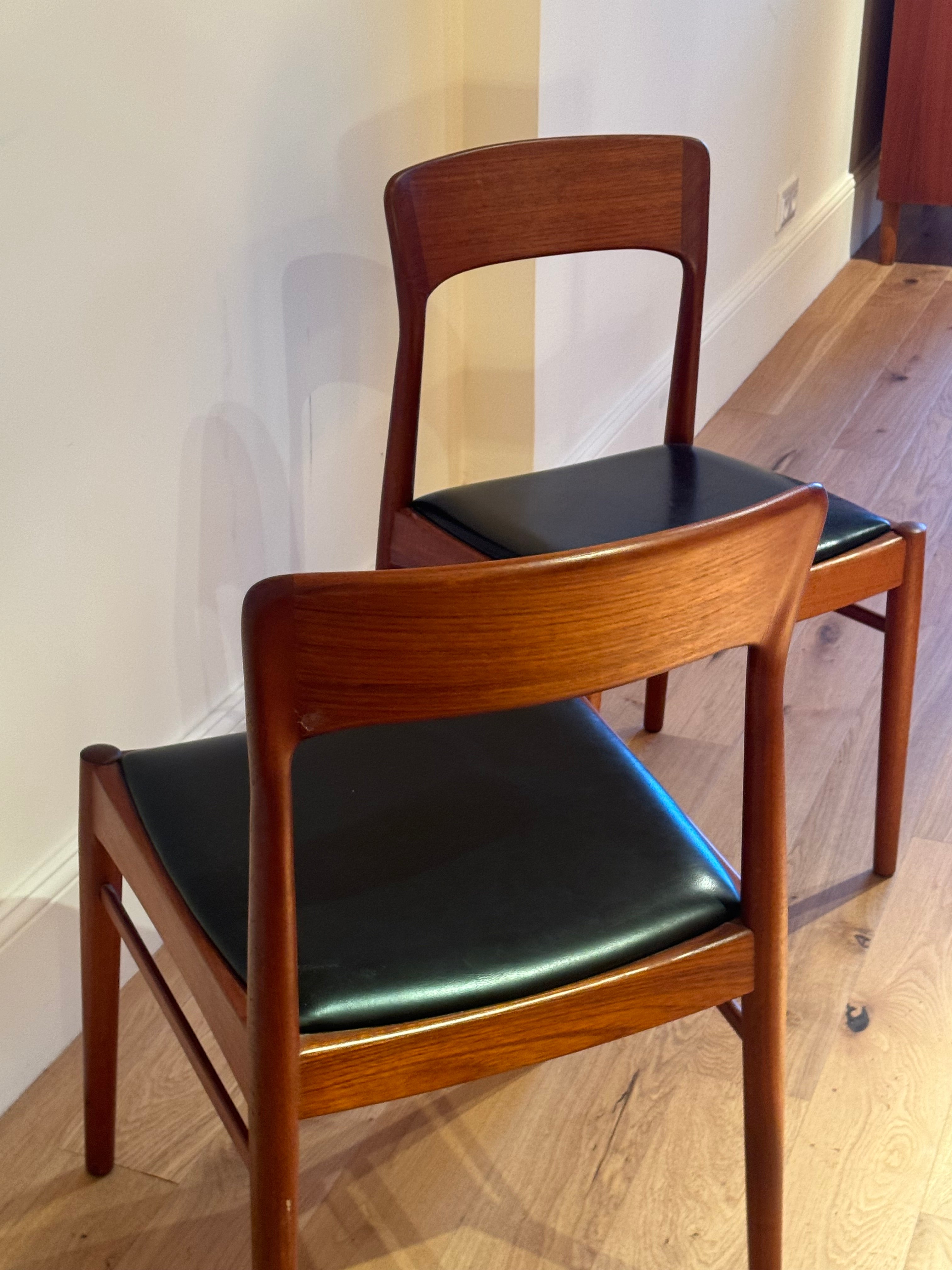 Paire de chaises scandinaves vintage en teck « Olga »