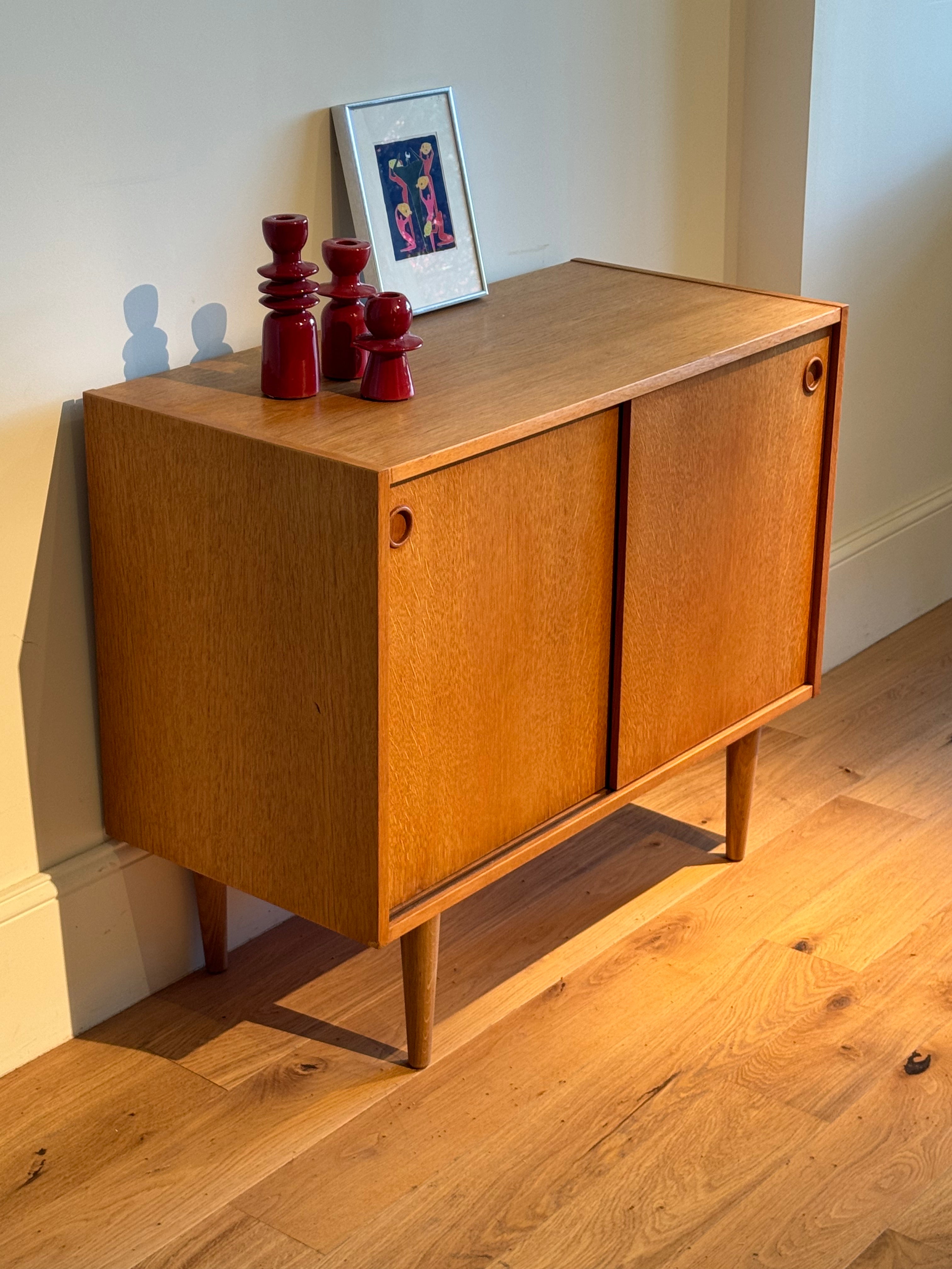 Enfilade scandinave vintage en chêne doré "Anna"