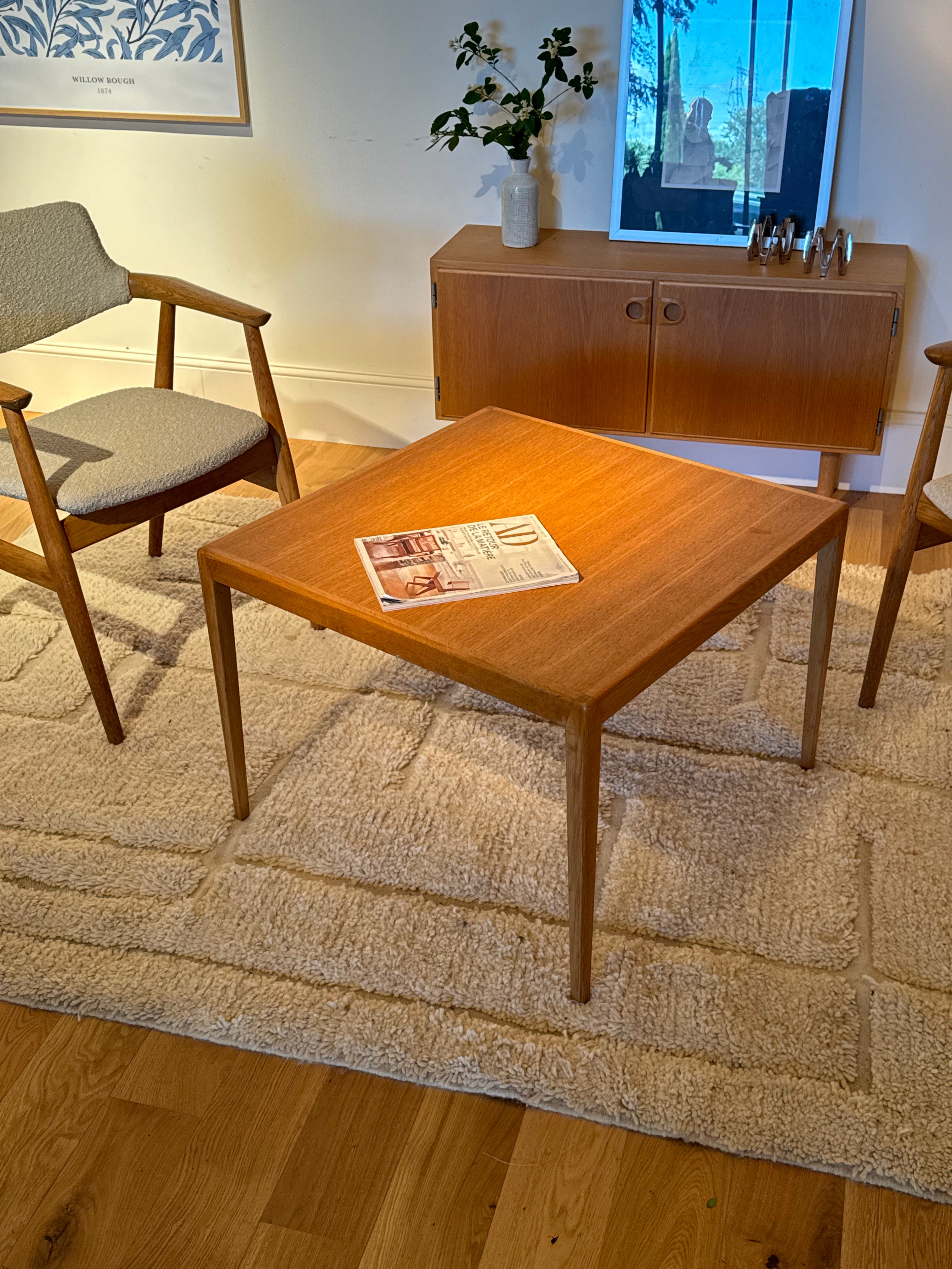 Table basse scandinave vintage en chêne doré "Evie"