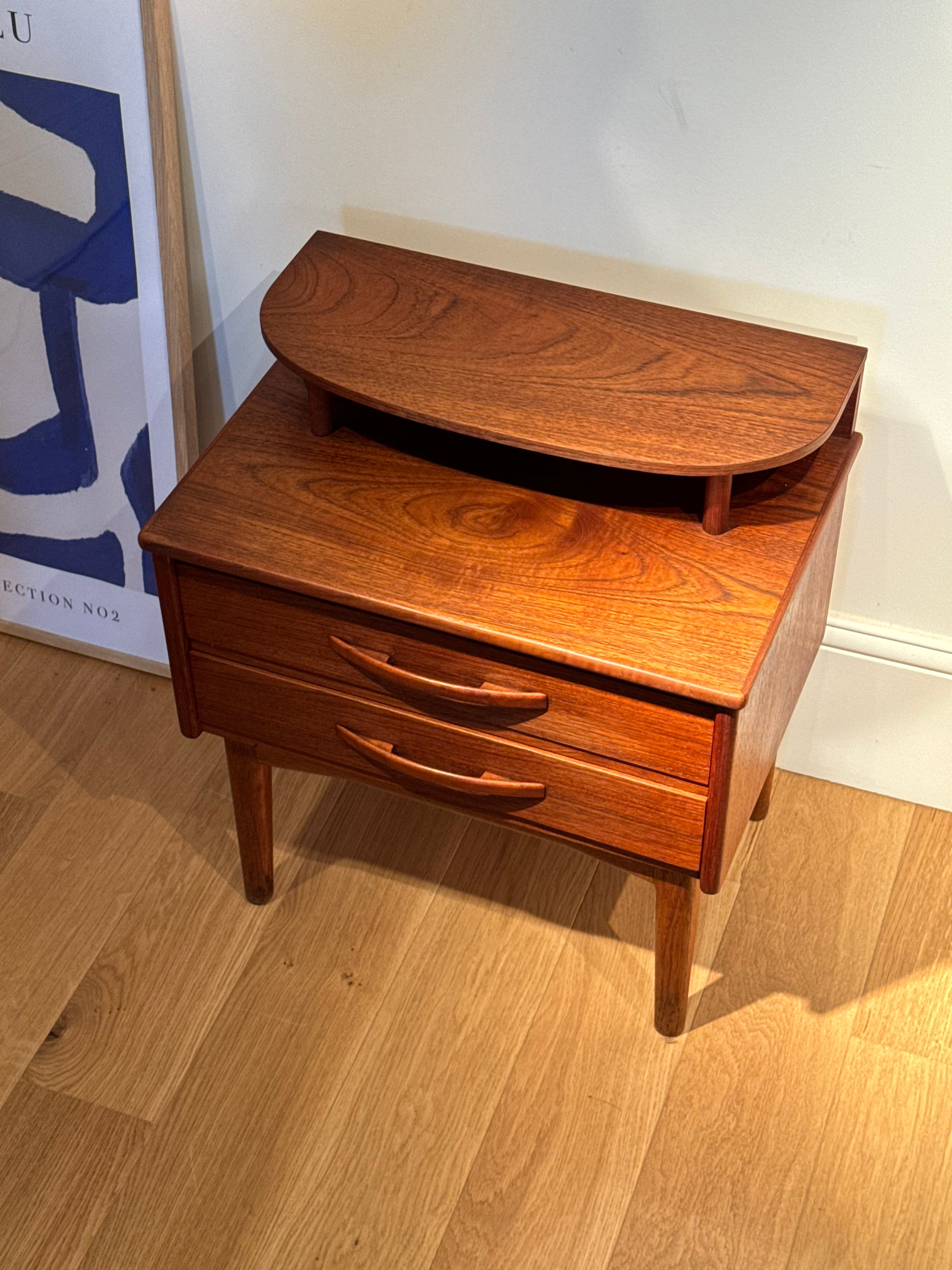 Petit chevet scandinave vintage en teck "Nils"