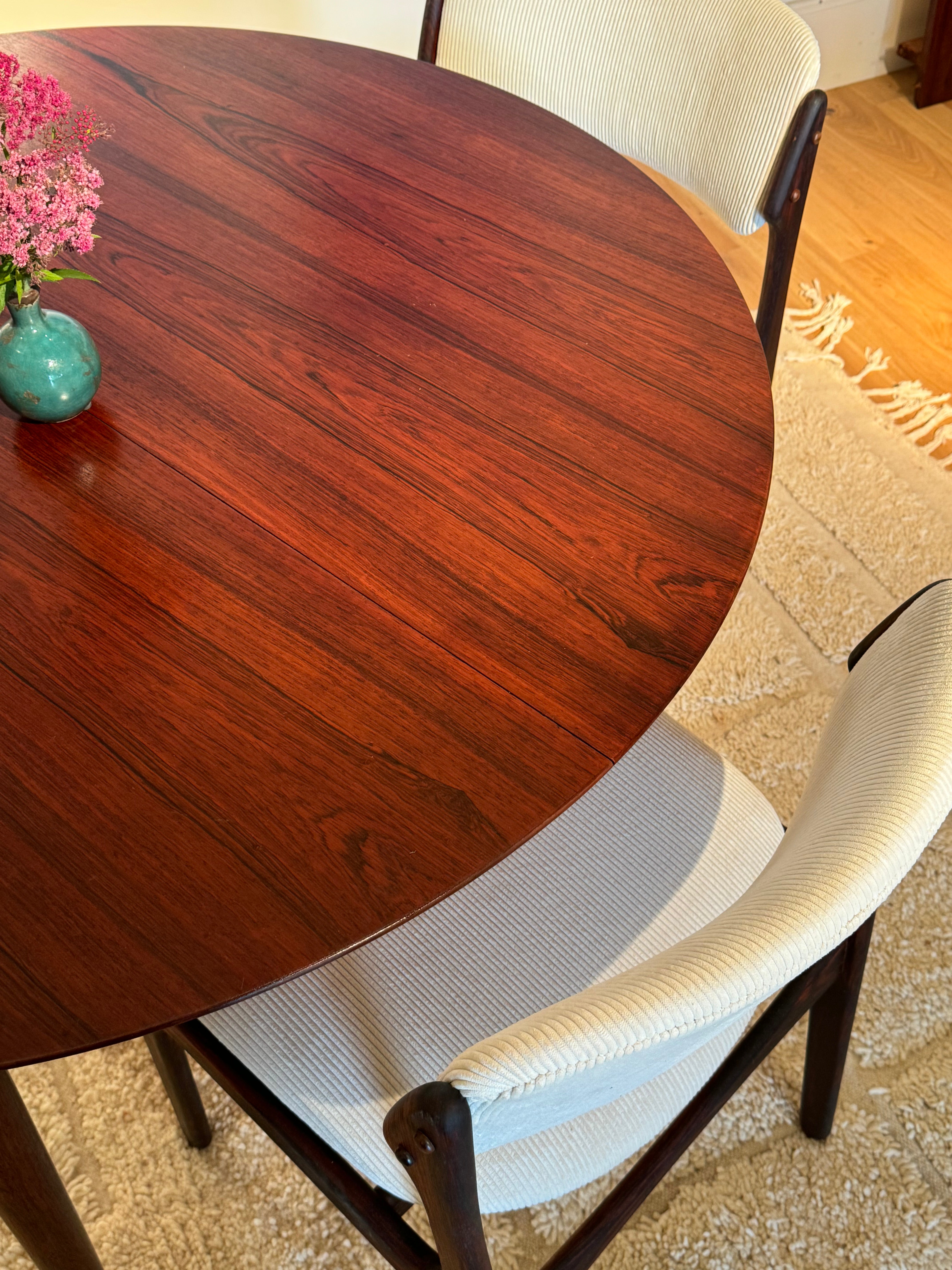 Table ronde extensible scandinave vintage en palissandre "Ingrid"