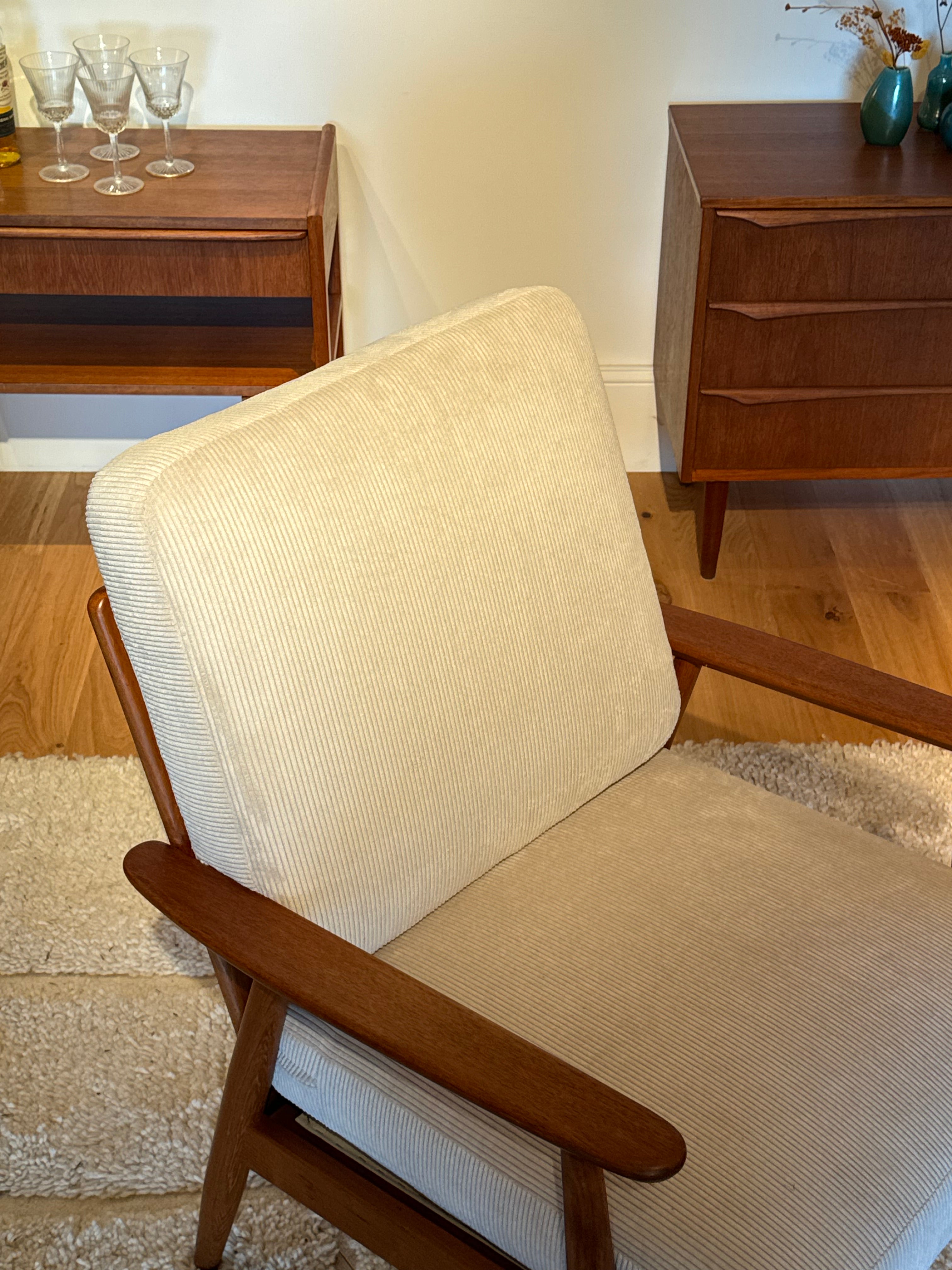 Fauteuil scandinave vintage "Elin" velours petites côtes blanc