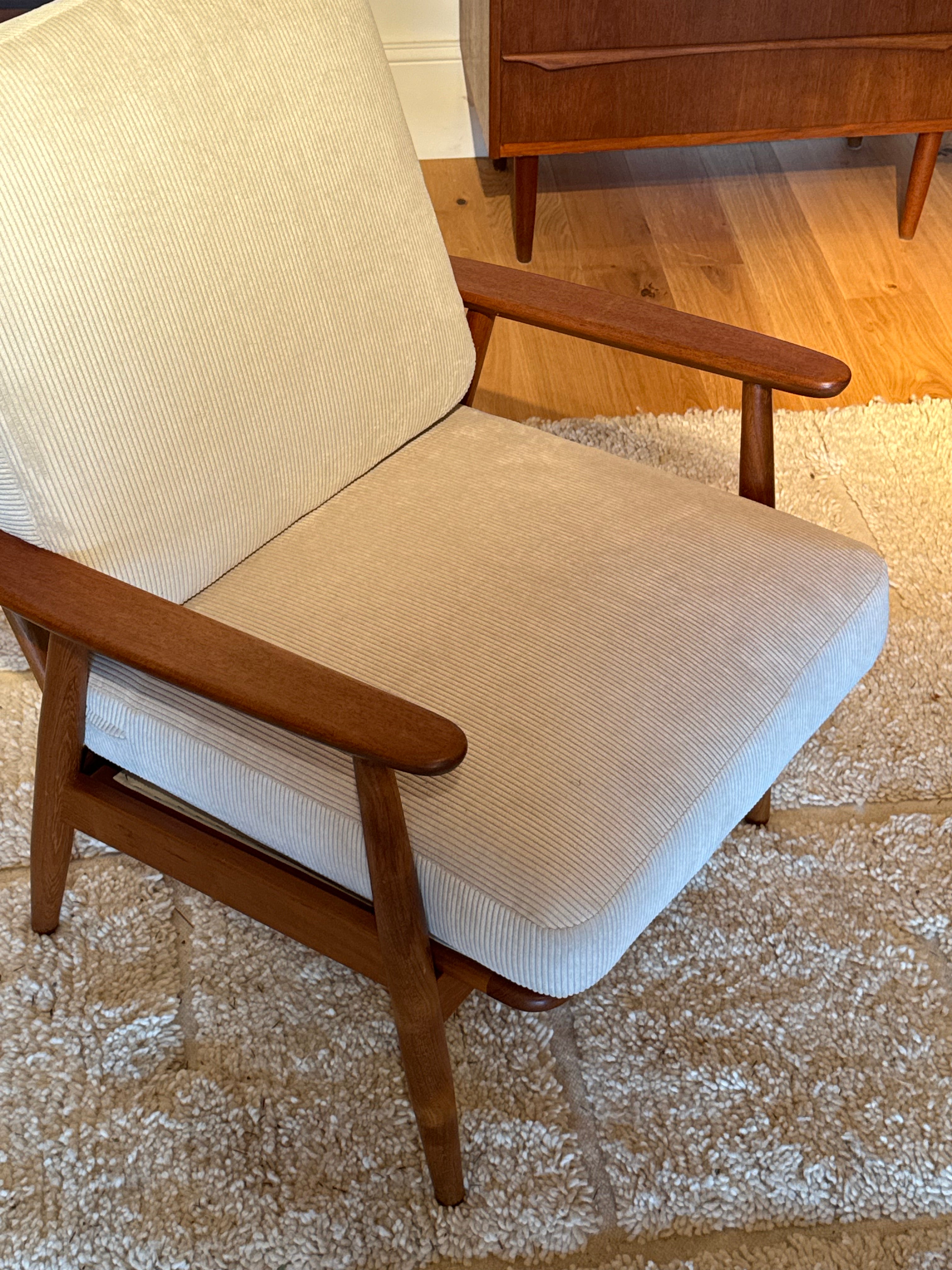 Fauteuil scandinave vintage "Elin" velours petites côtes blanc