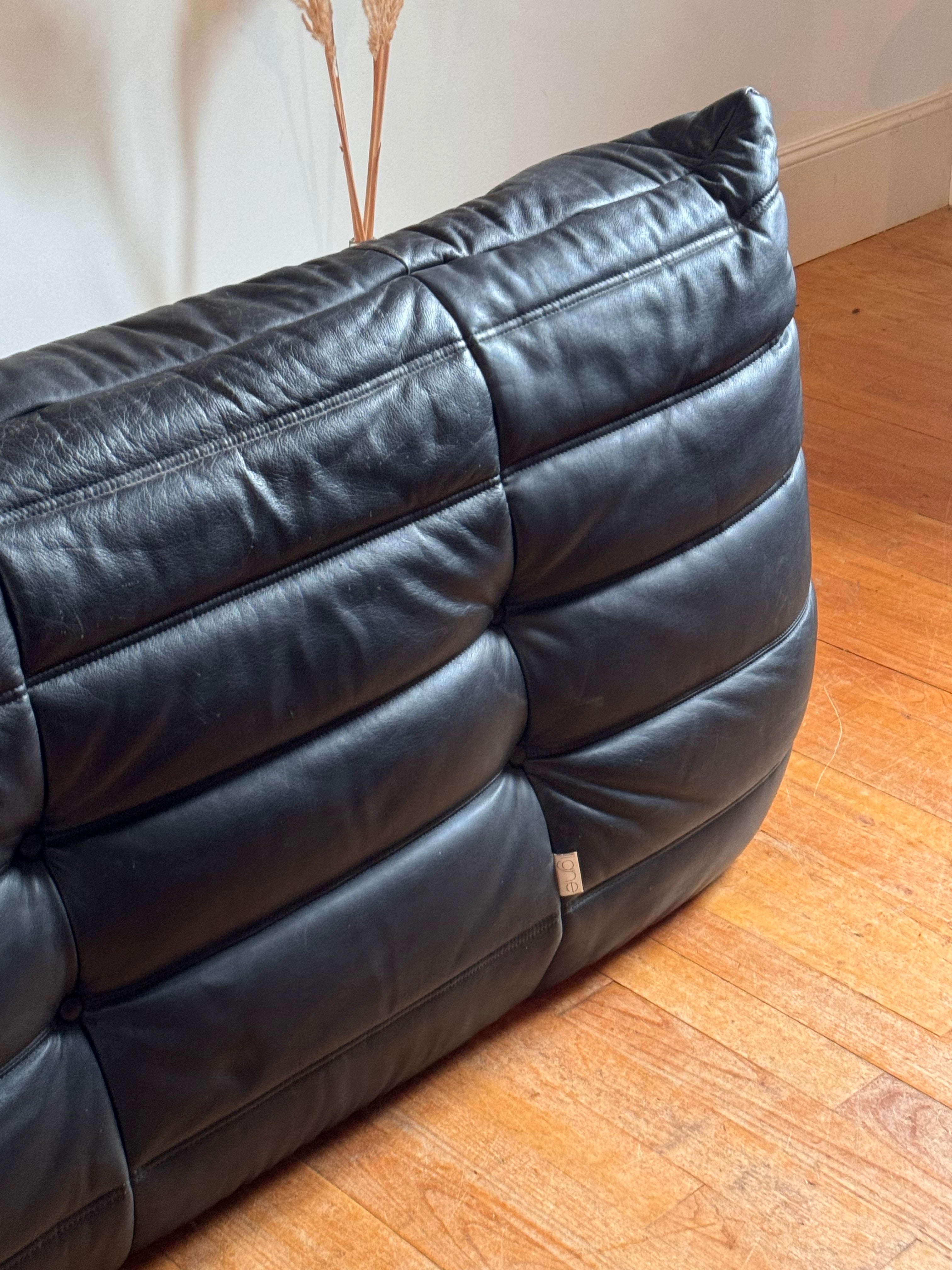 Canapé Togo vintage par Michel Ducaroy pour Ligne Roset en cuir noir