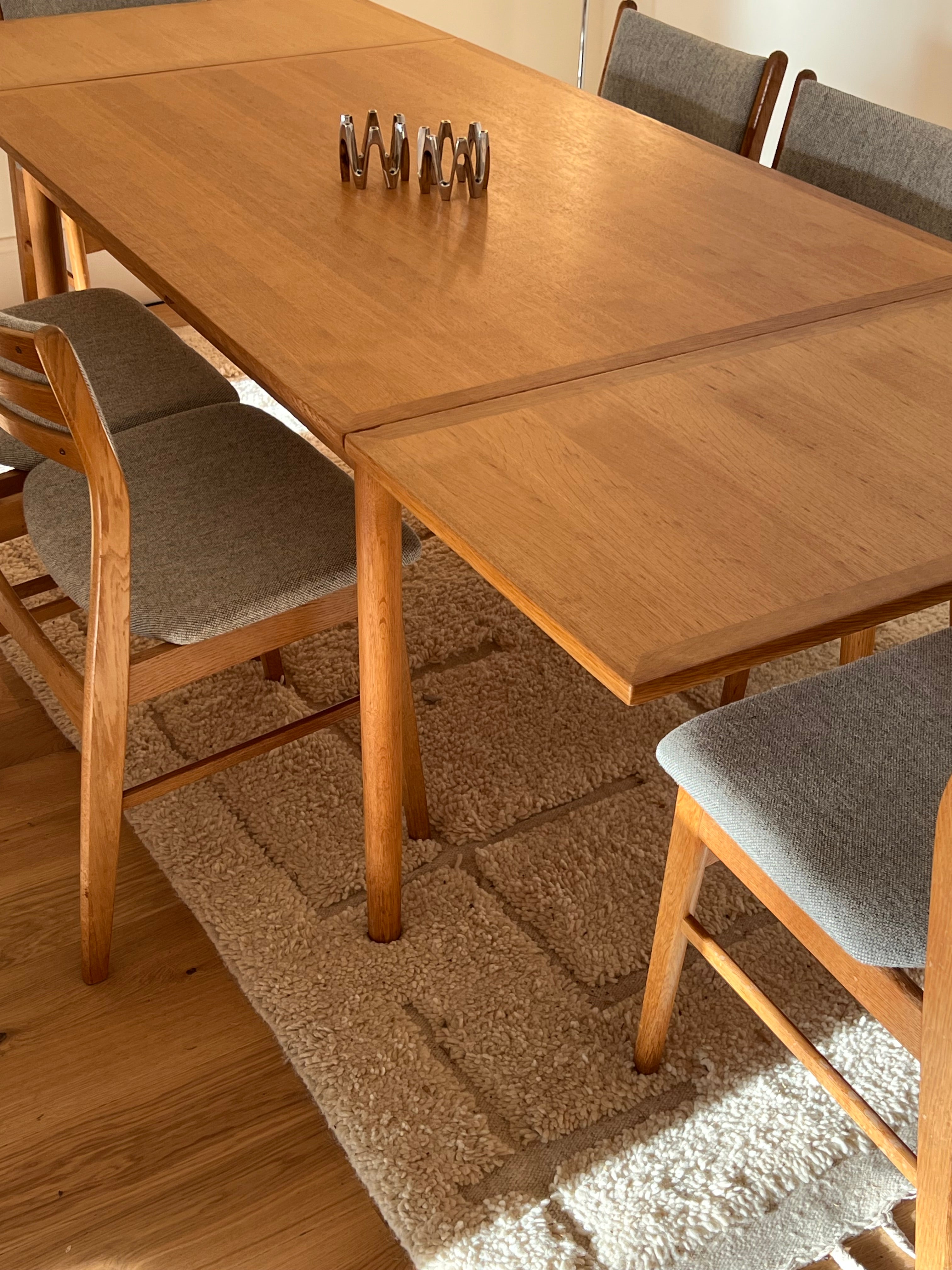 Table de salle à manger scandinave vintage extensible en chêne "Anneli"
