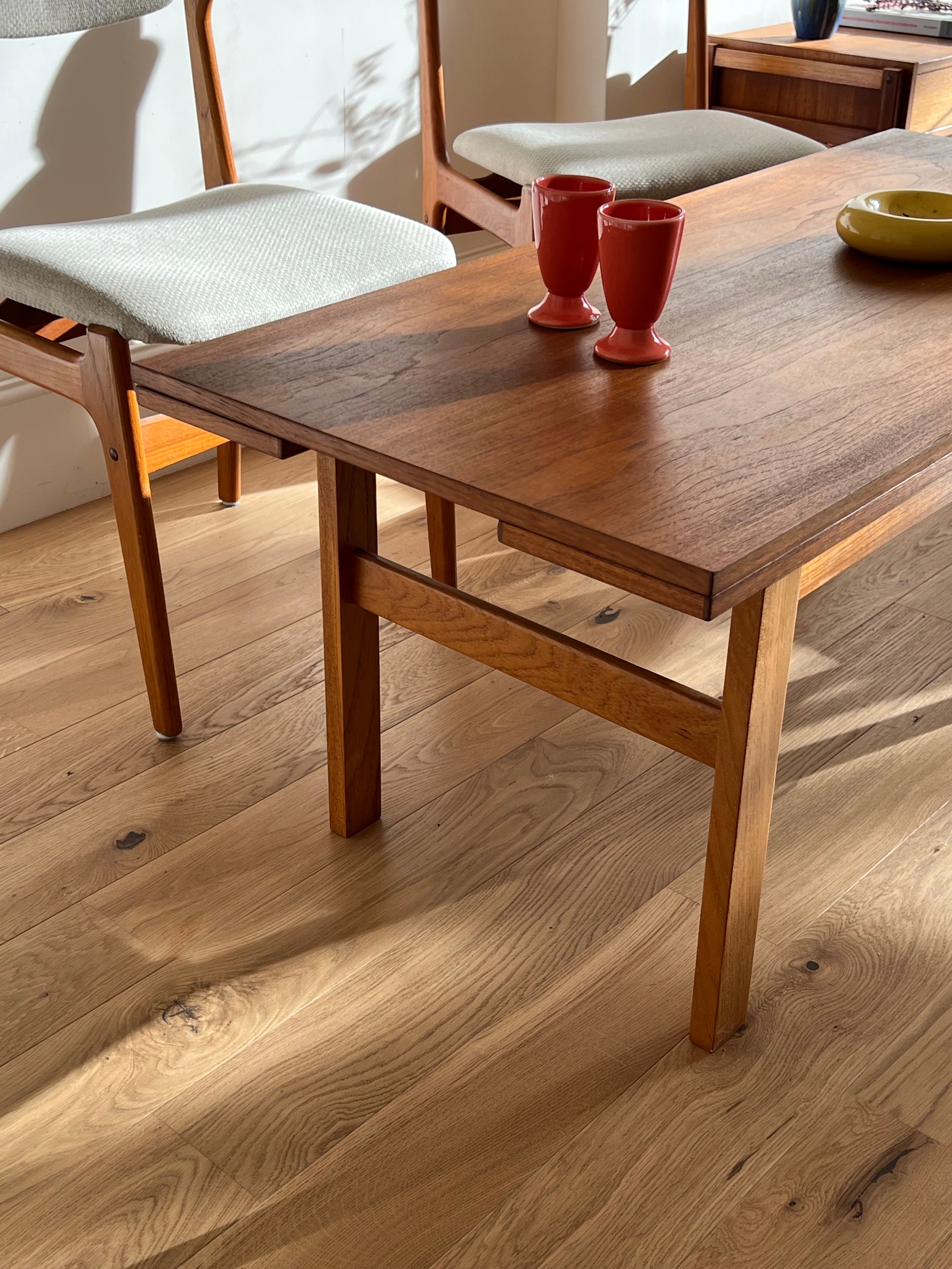 Table scandinave vintage modulable  « Rikke »