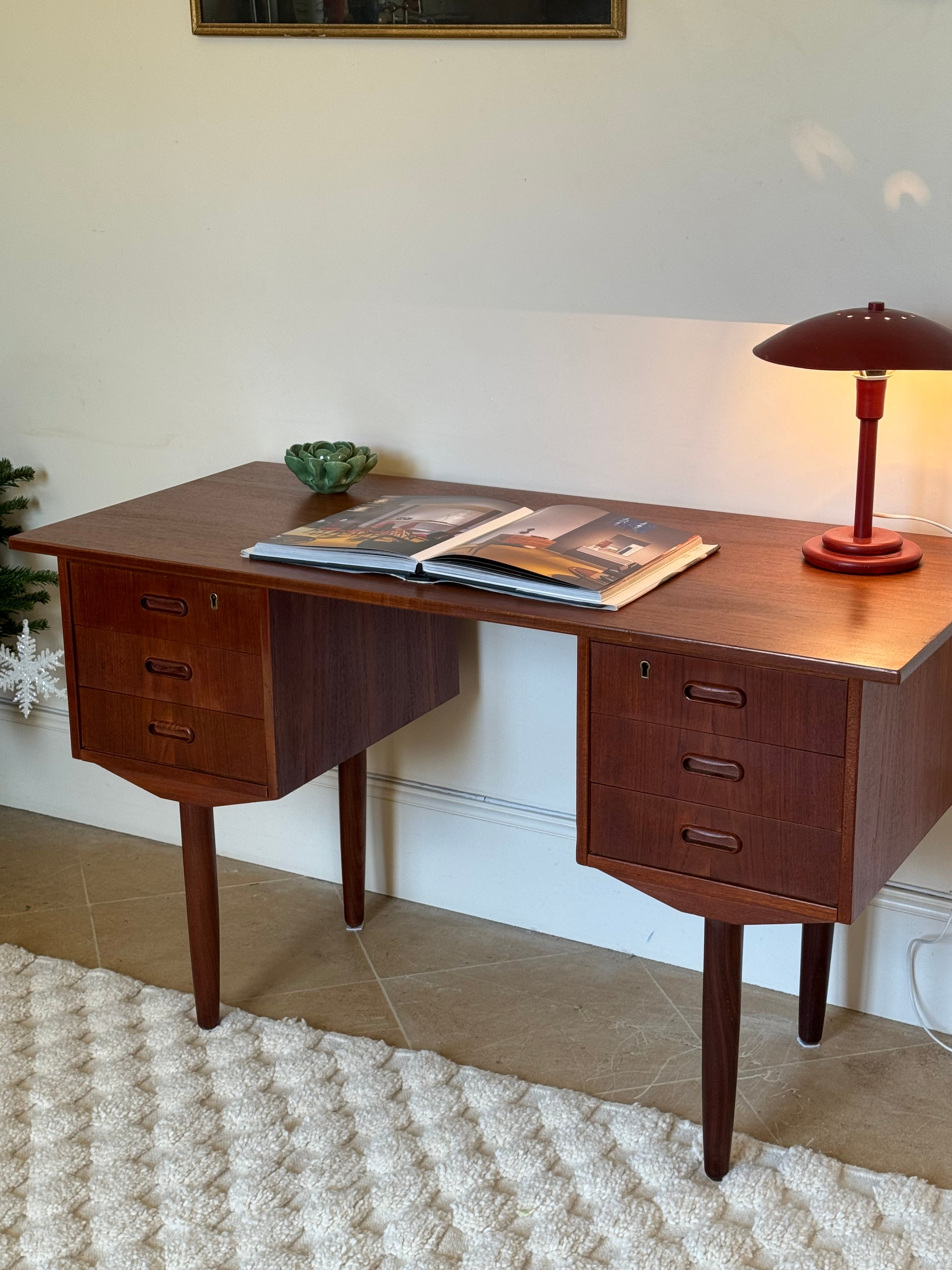 Bureau scandinave vintage en teck «  Ruben »