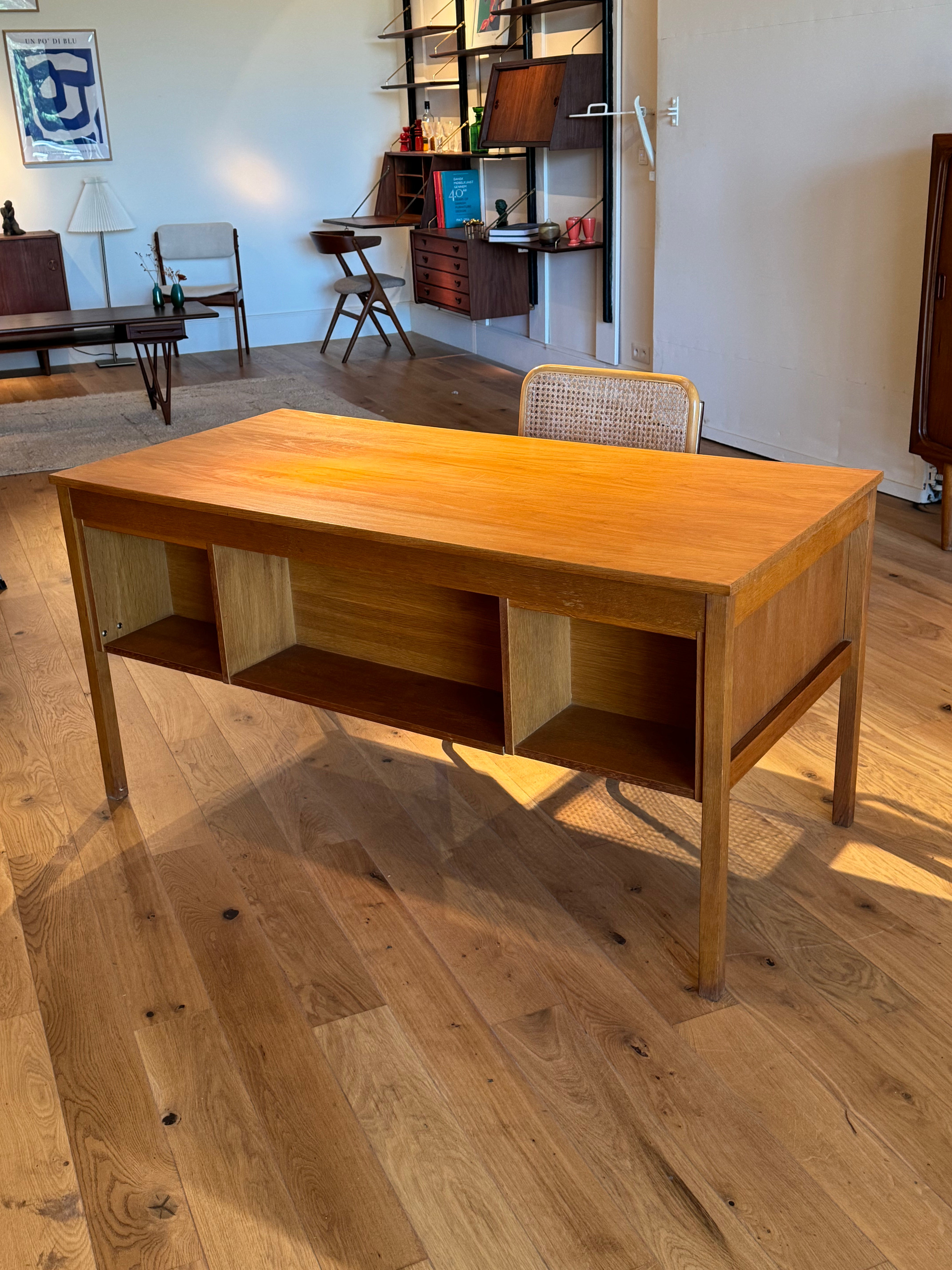 Bureau scandinave vintage en chêne doré "Jonas"