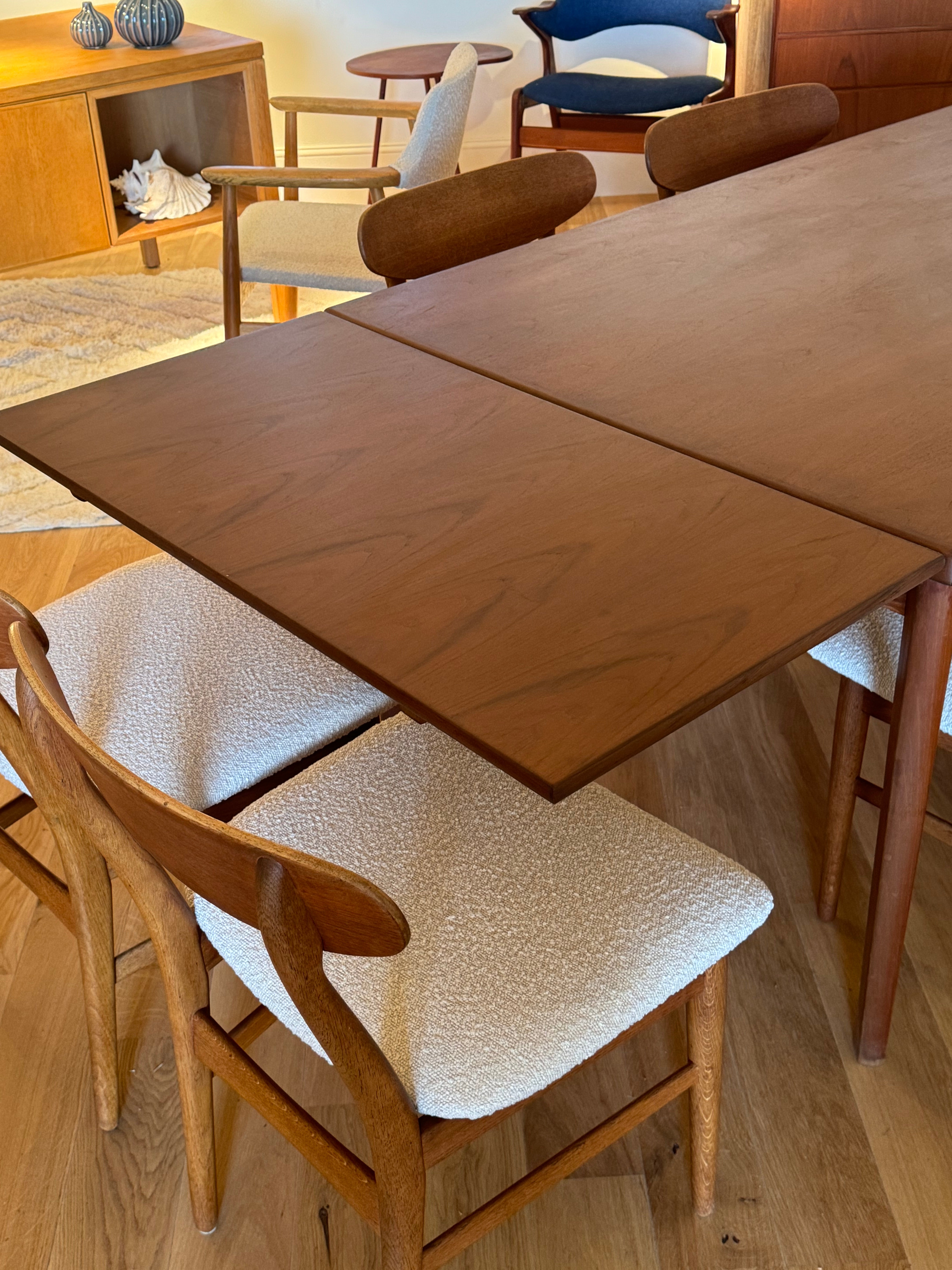 Table de salle à manger scandinave vintage extensible en teck "Tina"