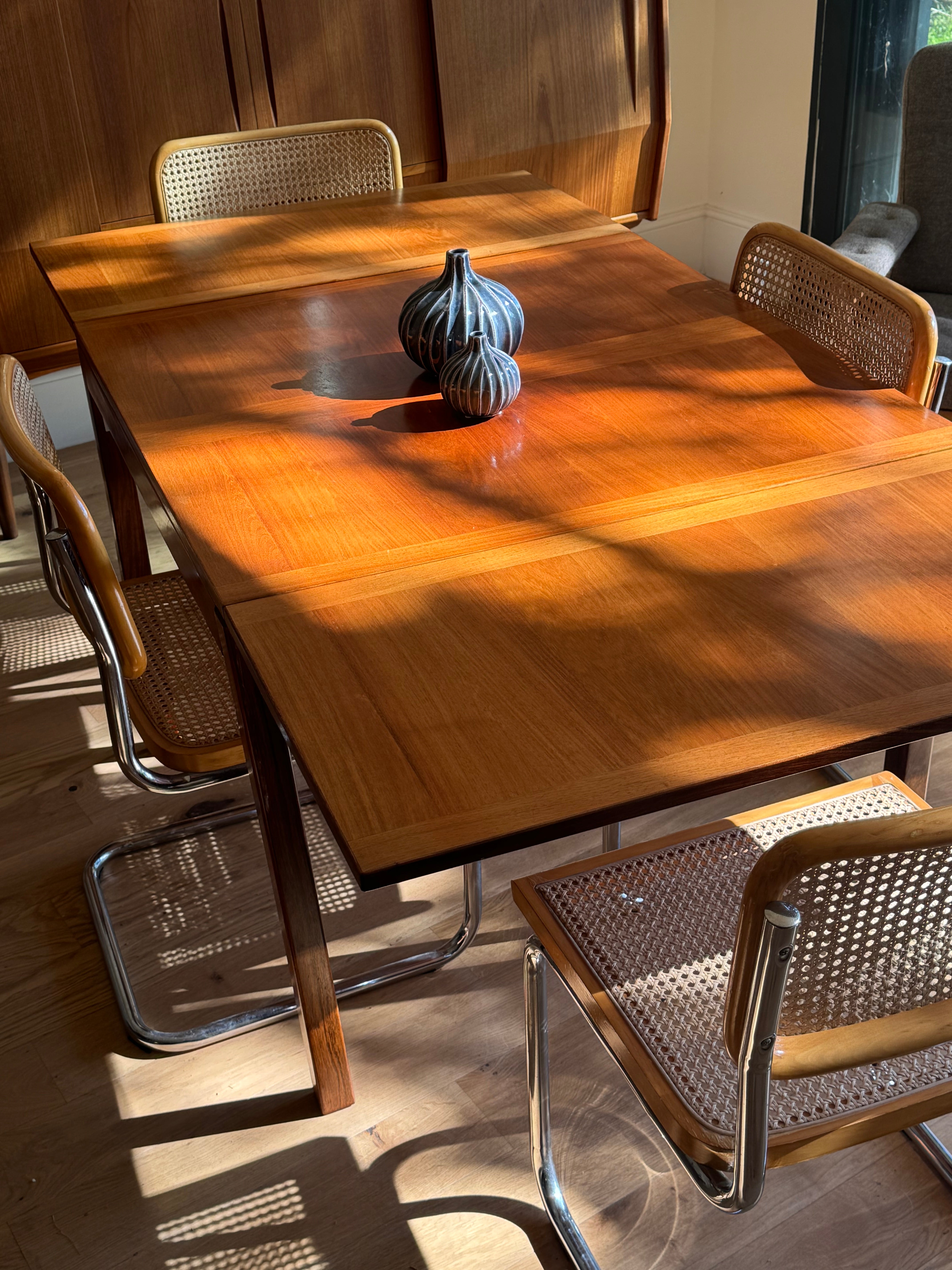 Table de salle à manger scandinave vintage en teck avec rallonges pliables "Lina"