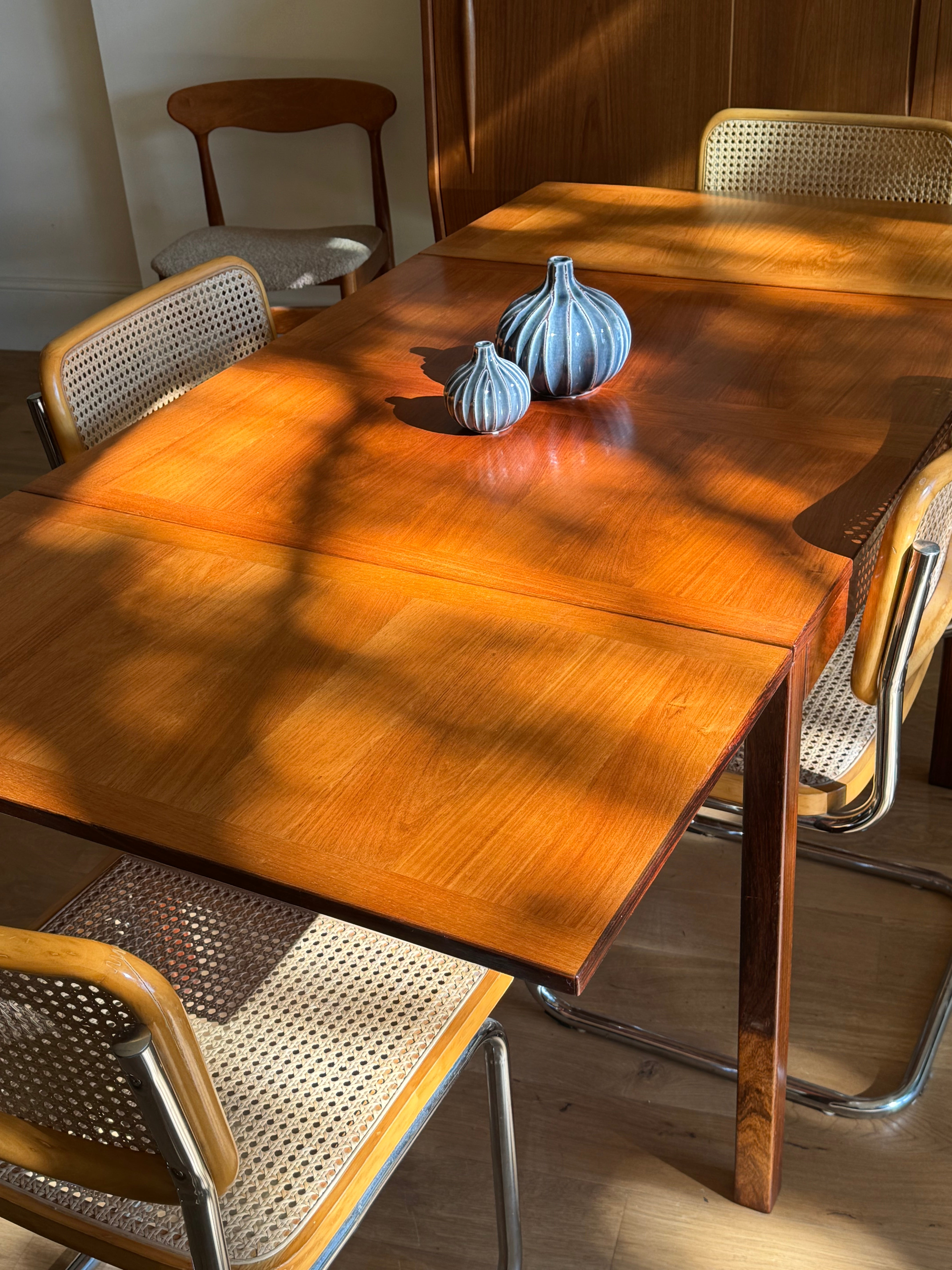 Table de salle à manger scandinave vintage en teck avec rallonges pliables "Lina"