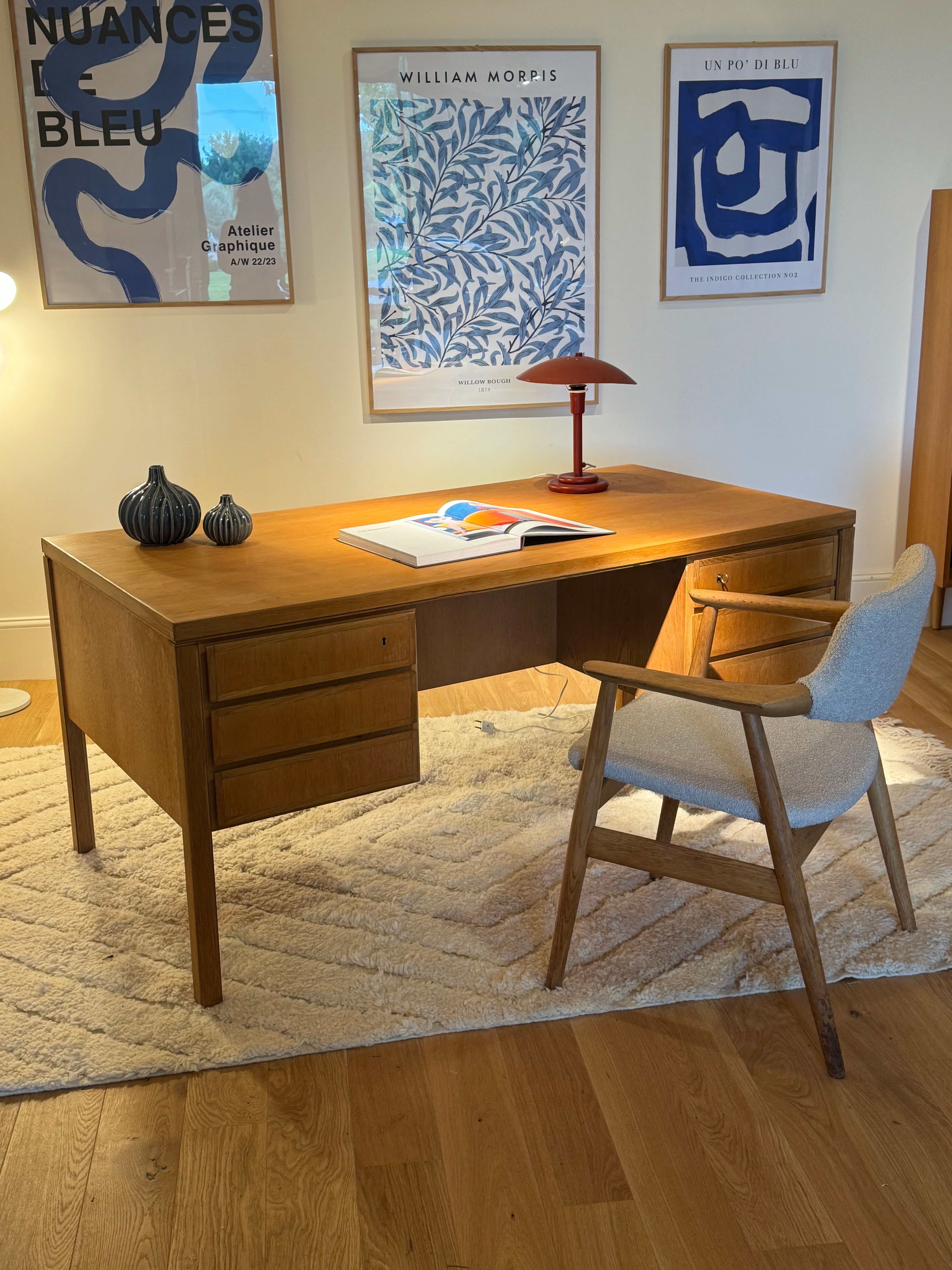 Bureau en chêne massif scandinave vintage Modèle 77 édité par Omann Jun  « Oleg »