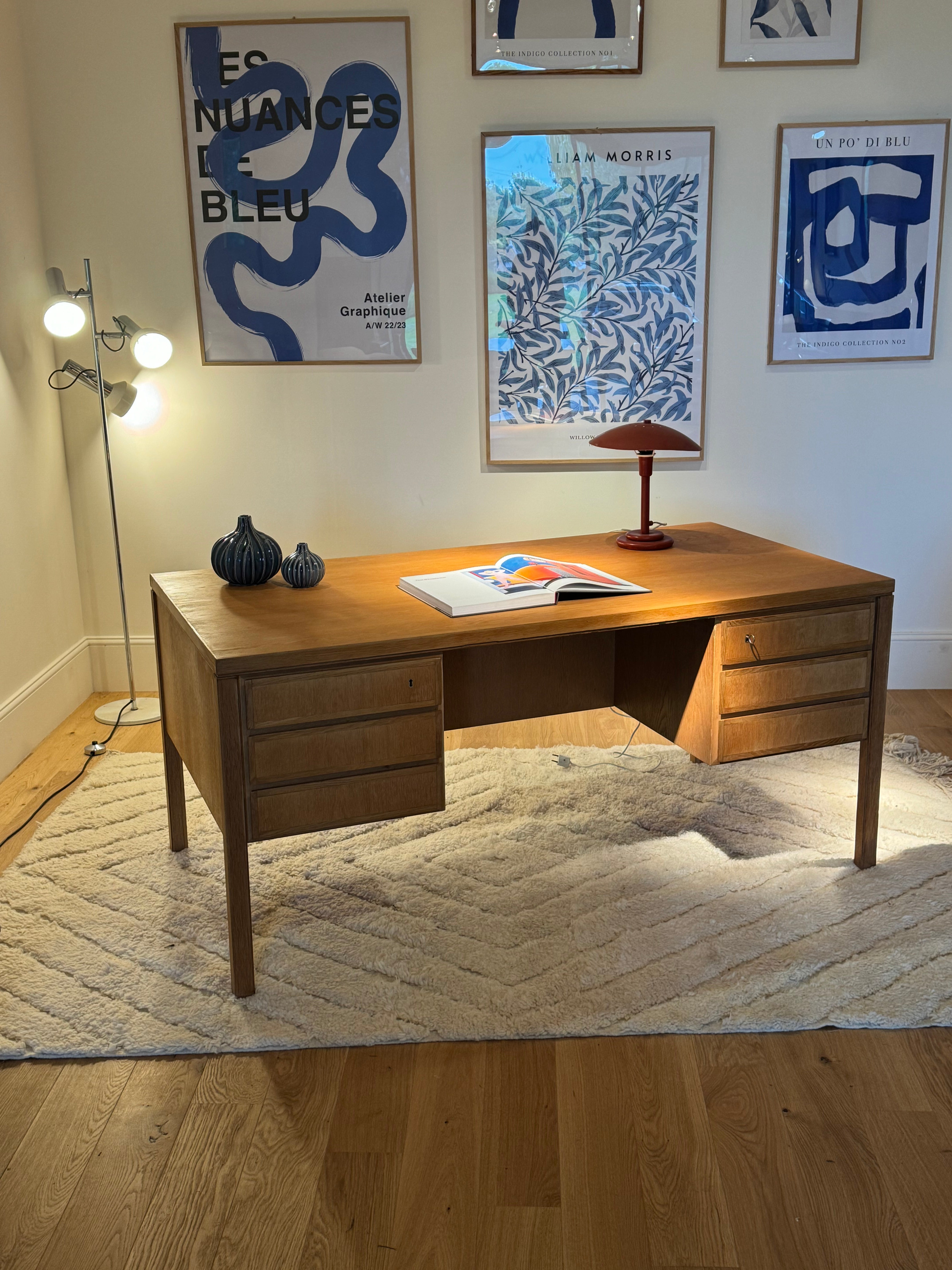 Bureau en chêne massif scandinave vintage Modèle 77 édité par Omann Jun  « Oleg »