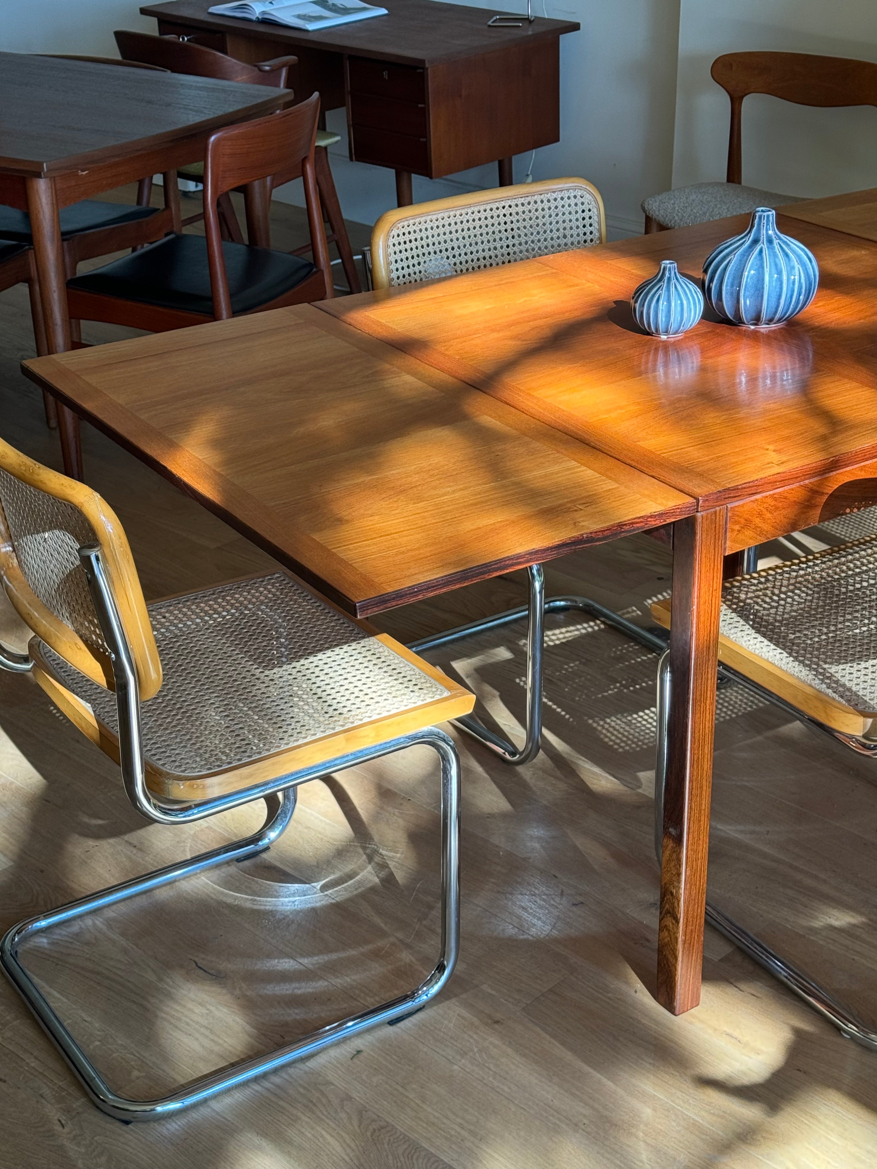 Table de salle à manger scandinave vintage en teck avec rallonges pliables "Lina"